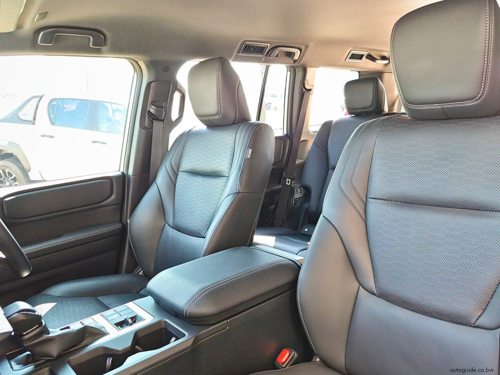 2025 Toyota Prado TX photo
