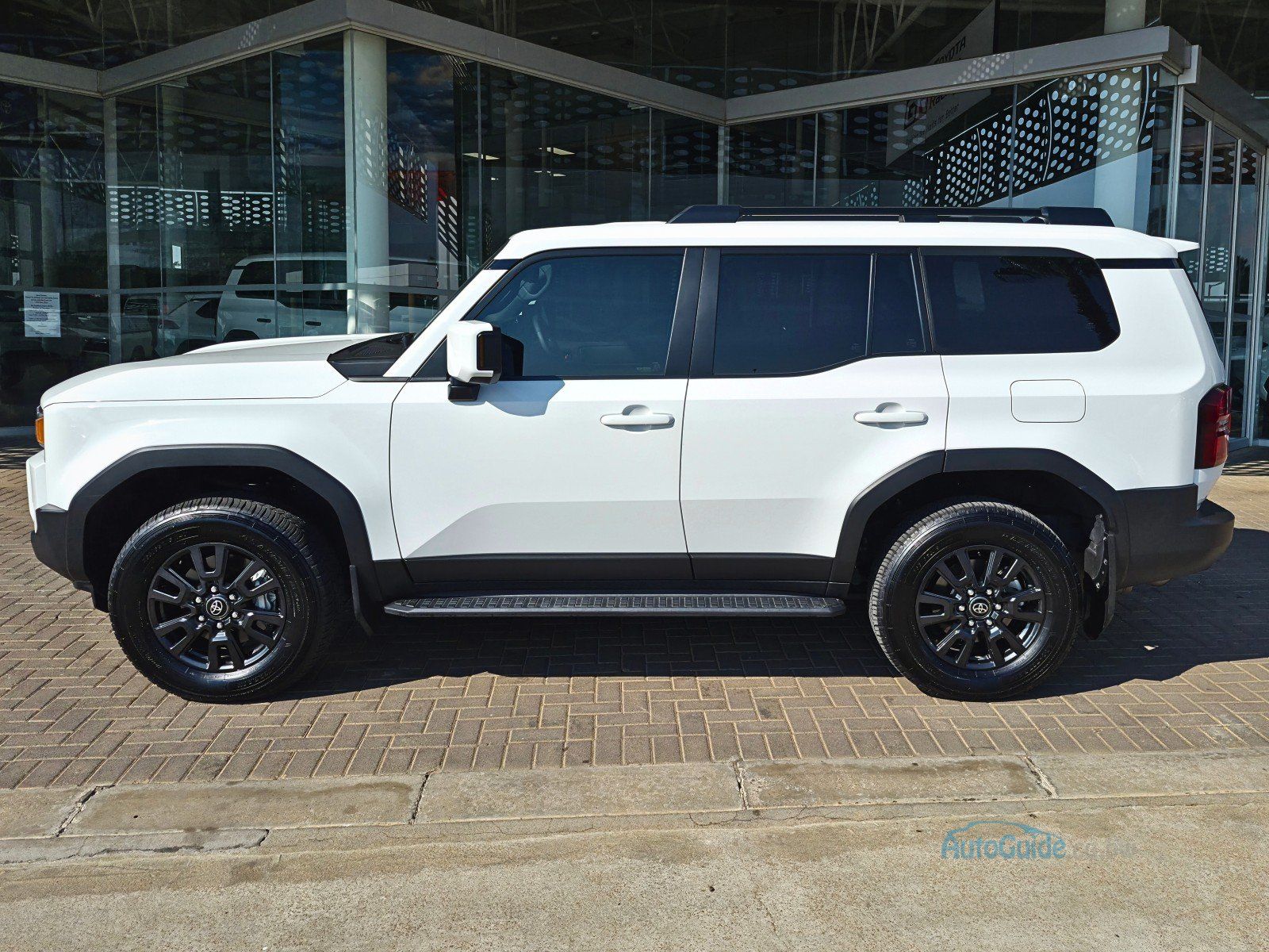 2025 Toyota Prado TX photo