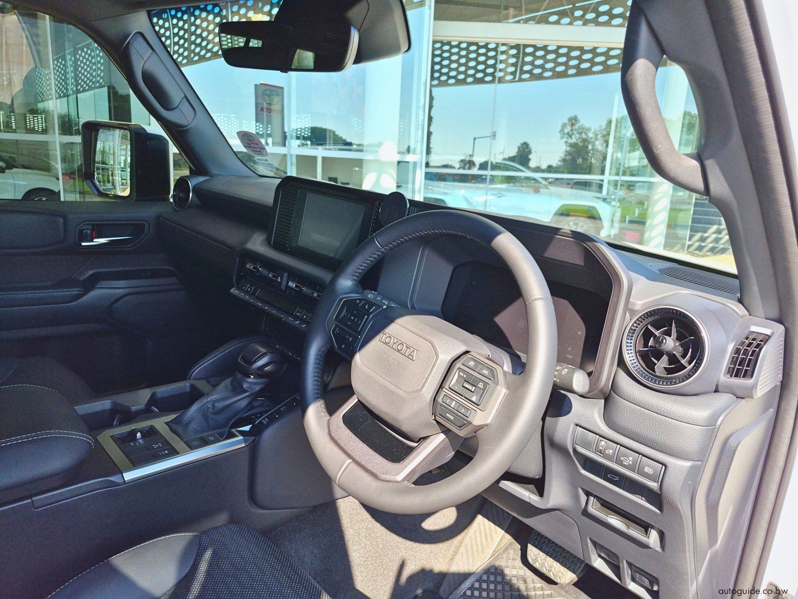 2025 Toyota Prado TX photo