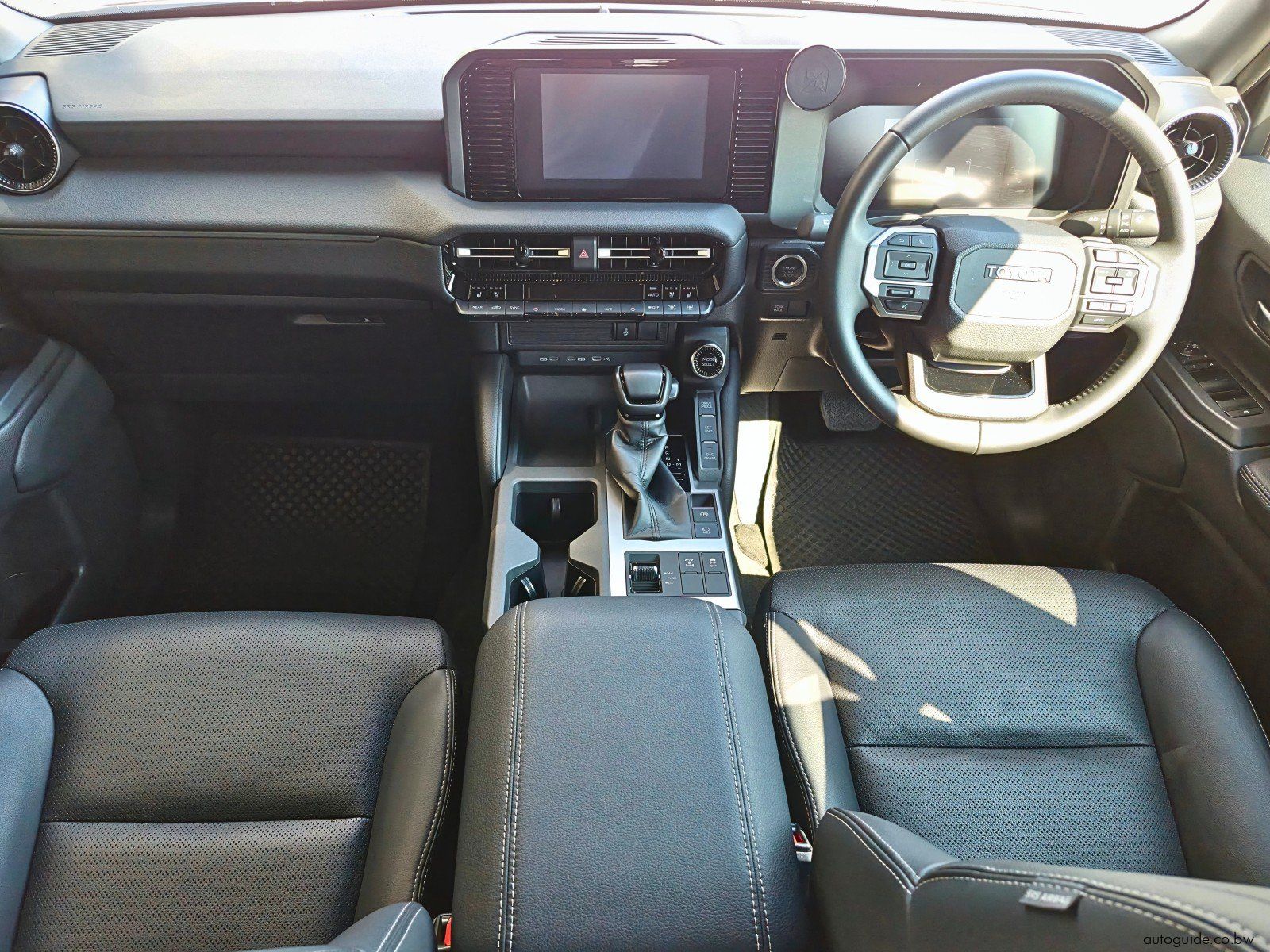 2025 Toyota Prado TX photo