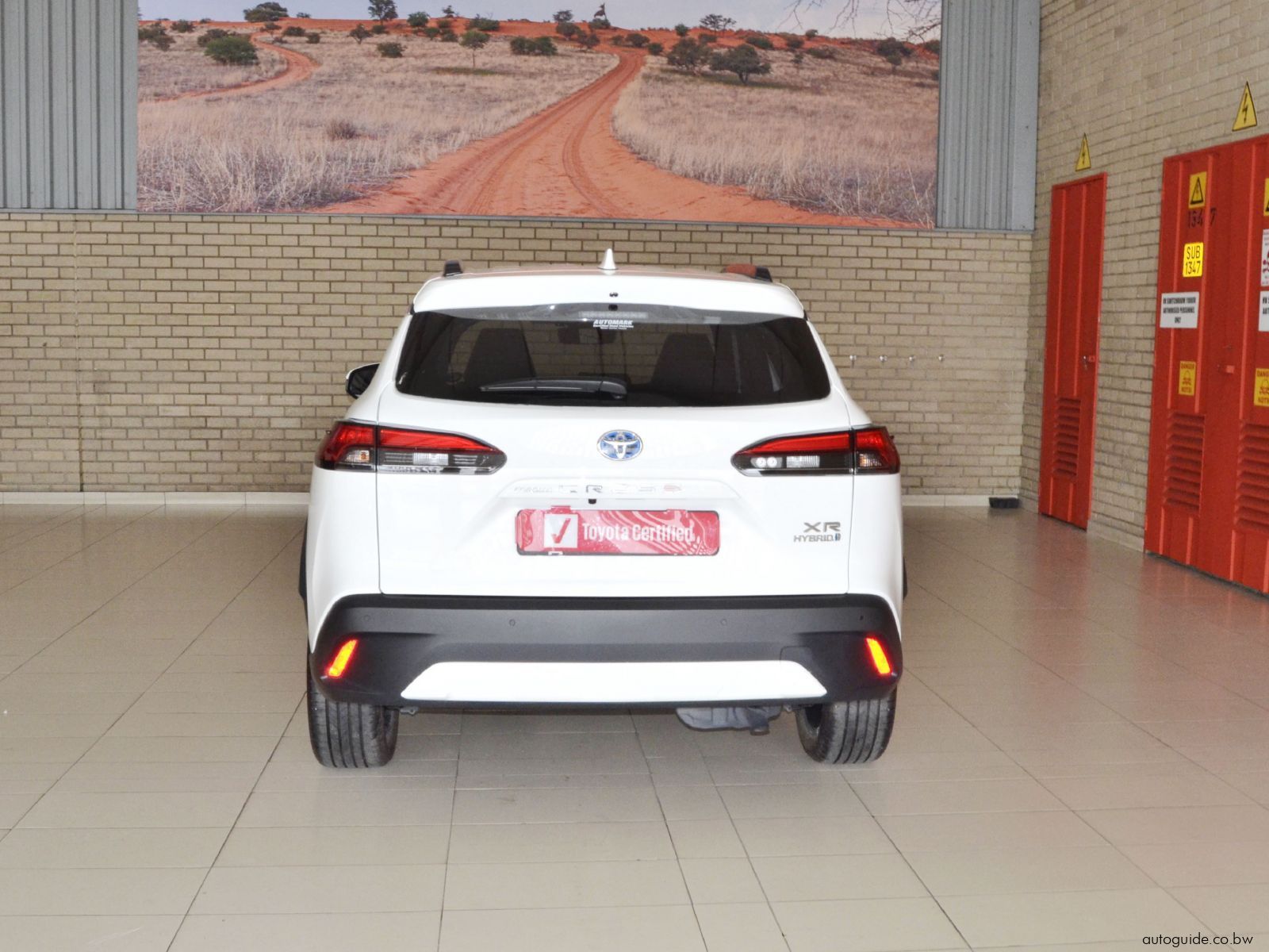 2025 Toyota Corolla Cross XR HEV photo