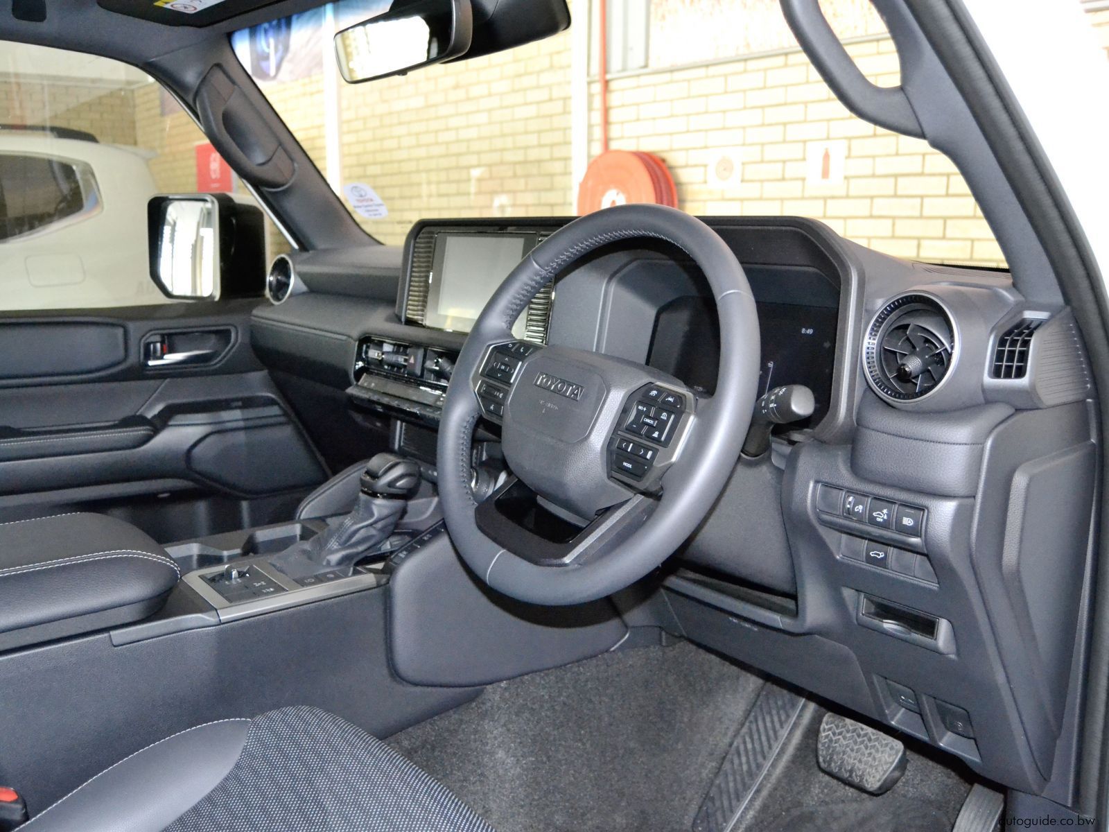 2025 Toyota Prado 2.8GD TX photo