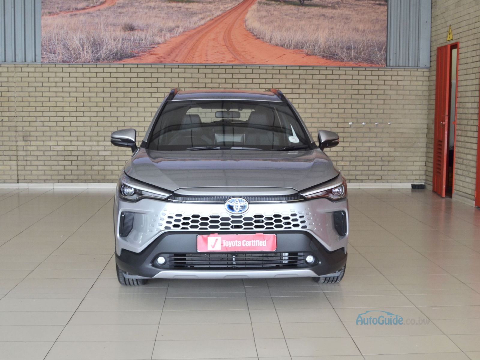 2025 Toyota Corolla Cross XS HEV photo