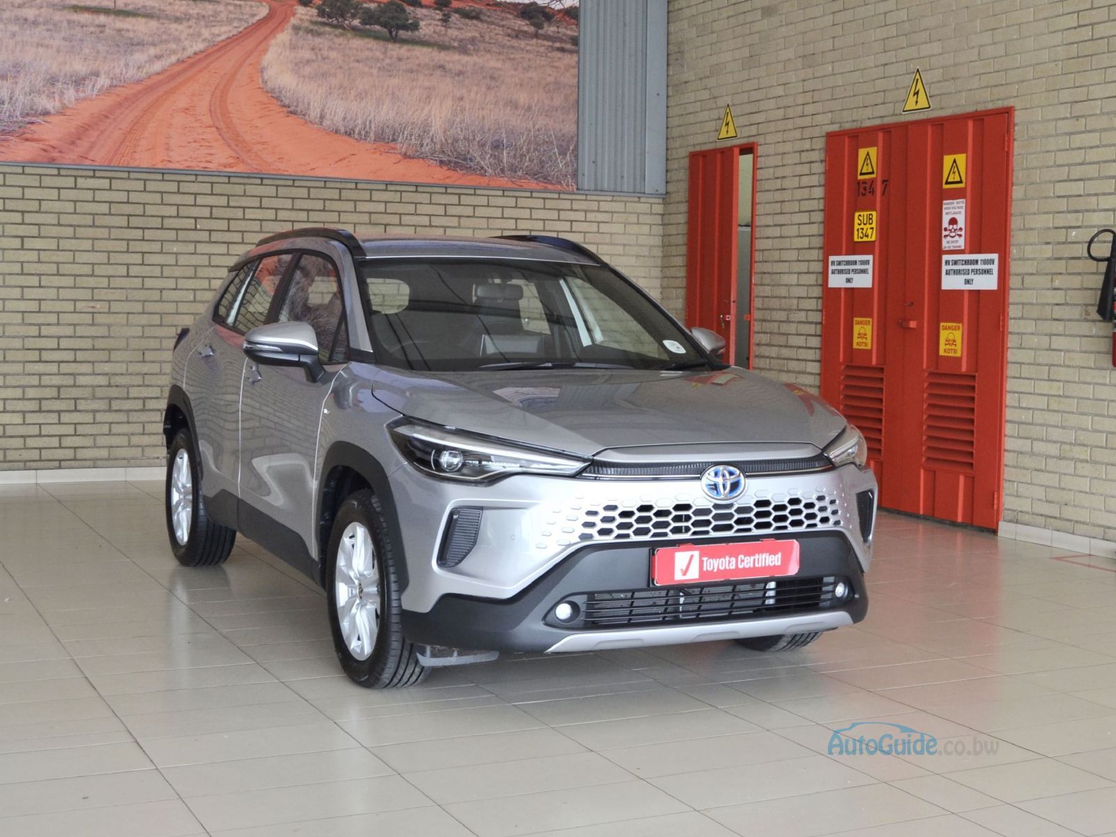 2025 Toyota Corolla Cross XS HEV photo