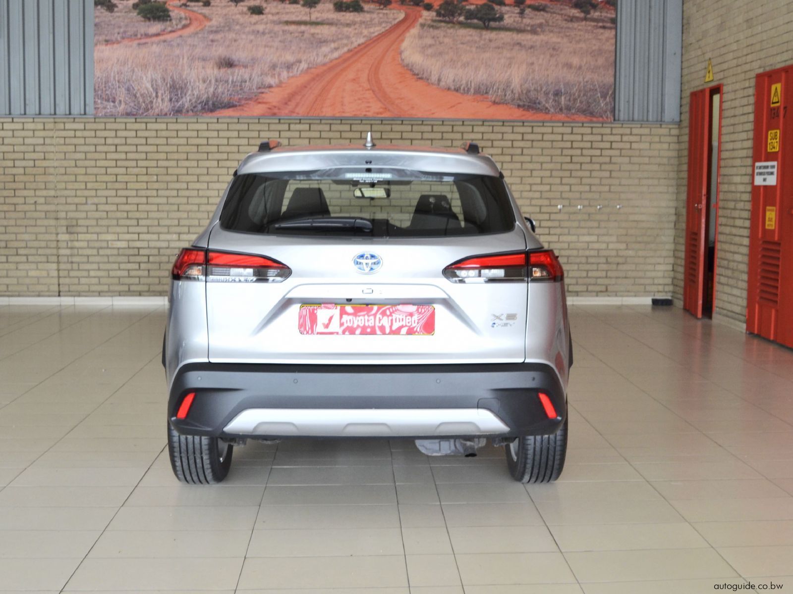 2025 Toyota Corolla Cross XS HEV photo