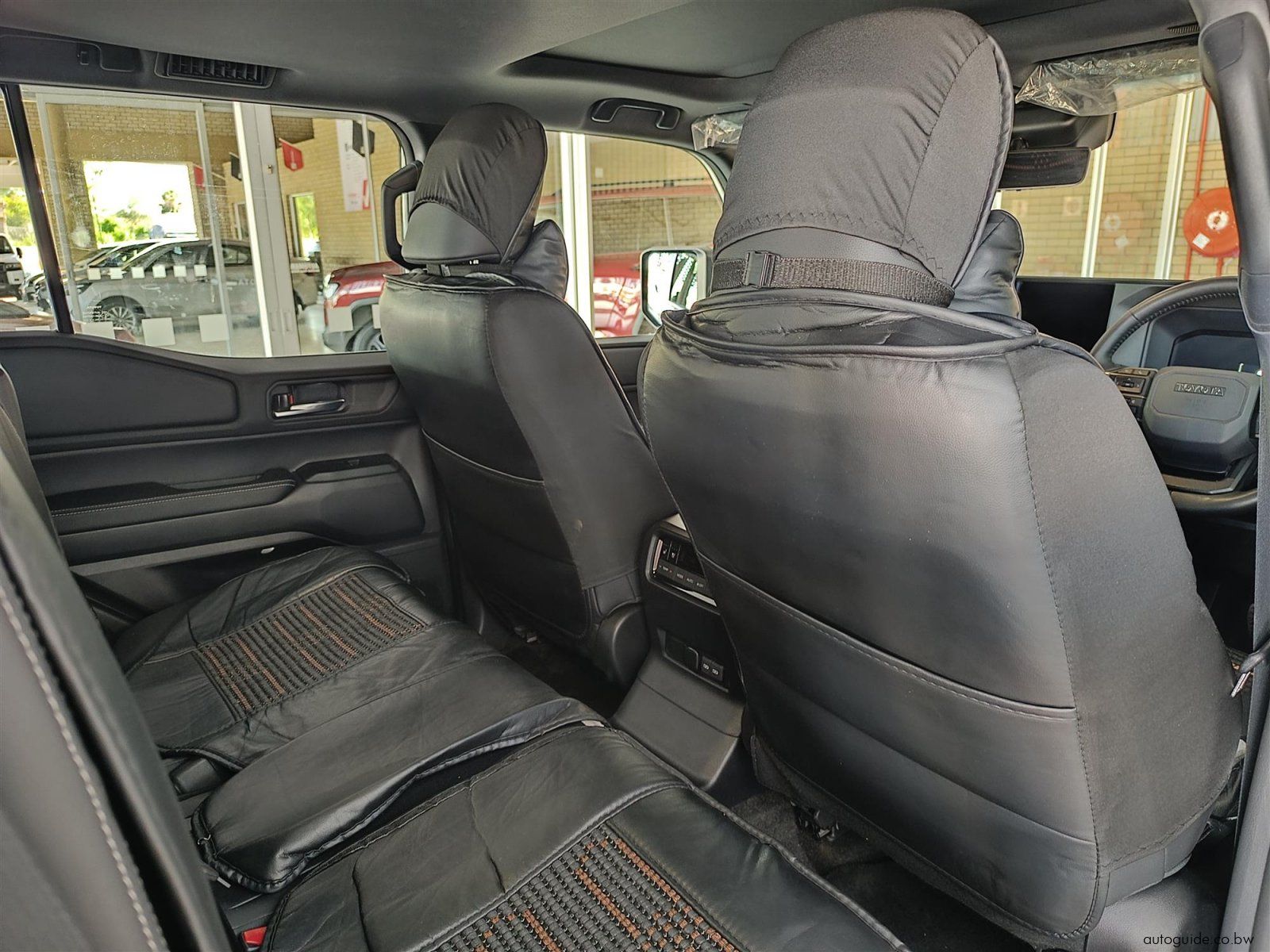 2025 Toyota Prado VX-R 2.8GD TX photo