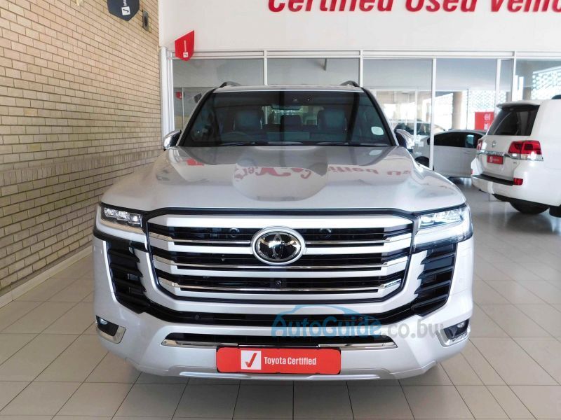 2021 Toyota Land Cruiser 300 Series ZX for sale | 17 700 Km