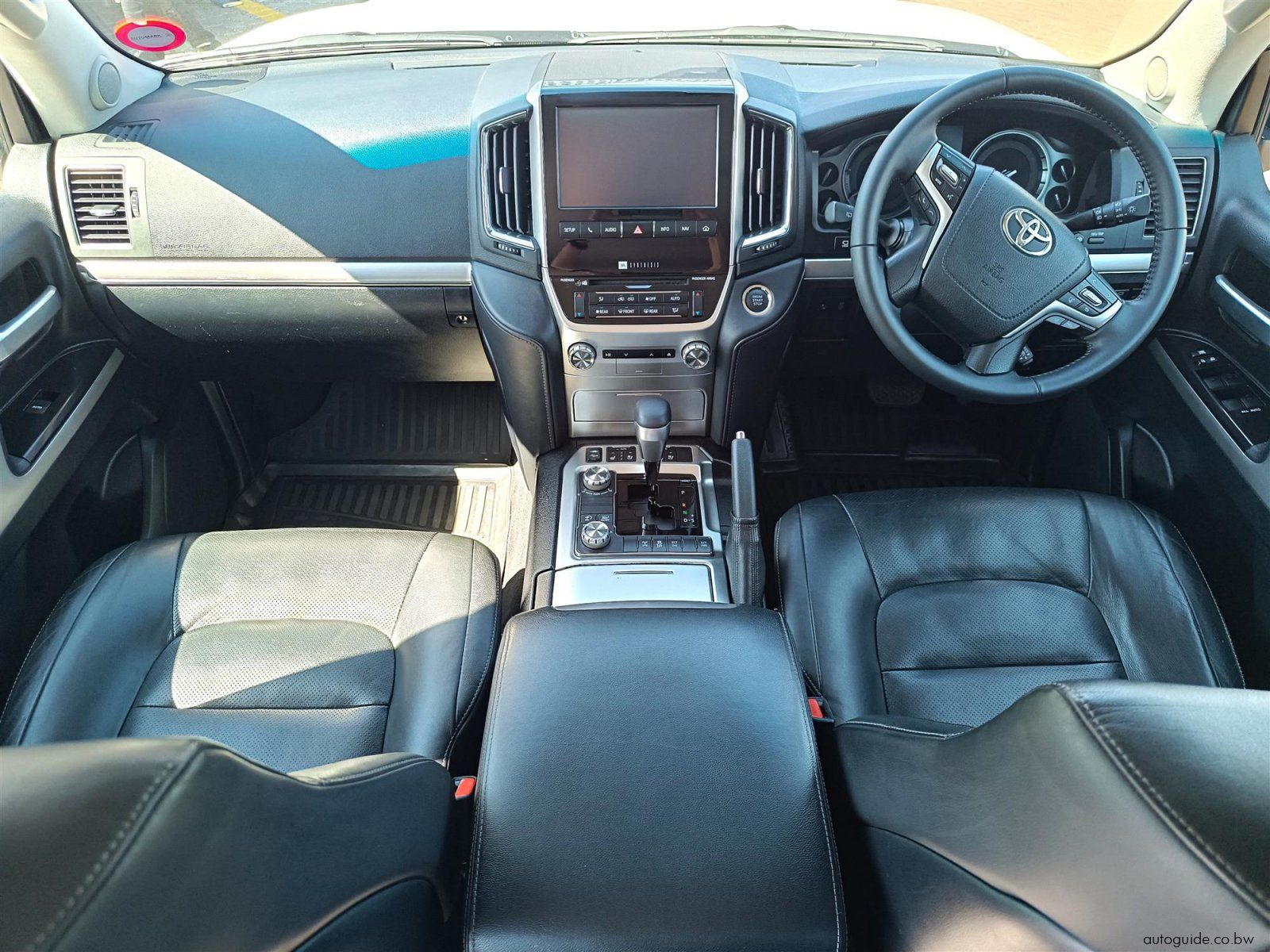 2020 Toyota Land Cruiser 200 4.5TD VX-R V8 photo