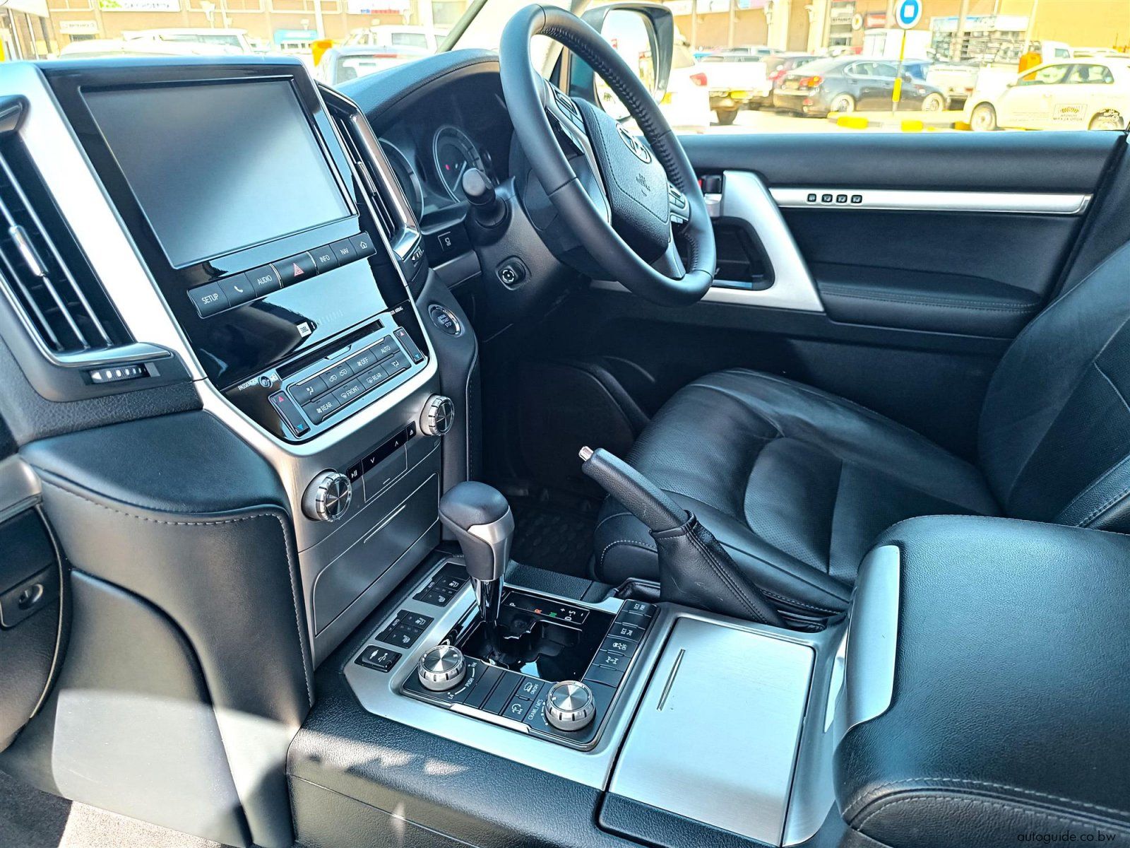 2020 Toyota Land Cruiser 200 4.5TD VX-R V8 photo