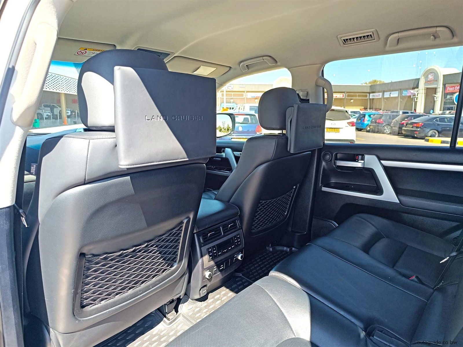 2020 Toyota Land Cruiser 200 4.5TD VX-R V8 photo