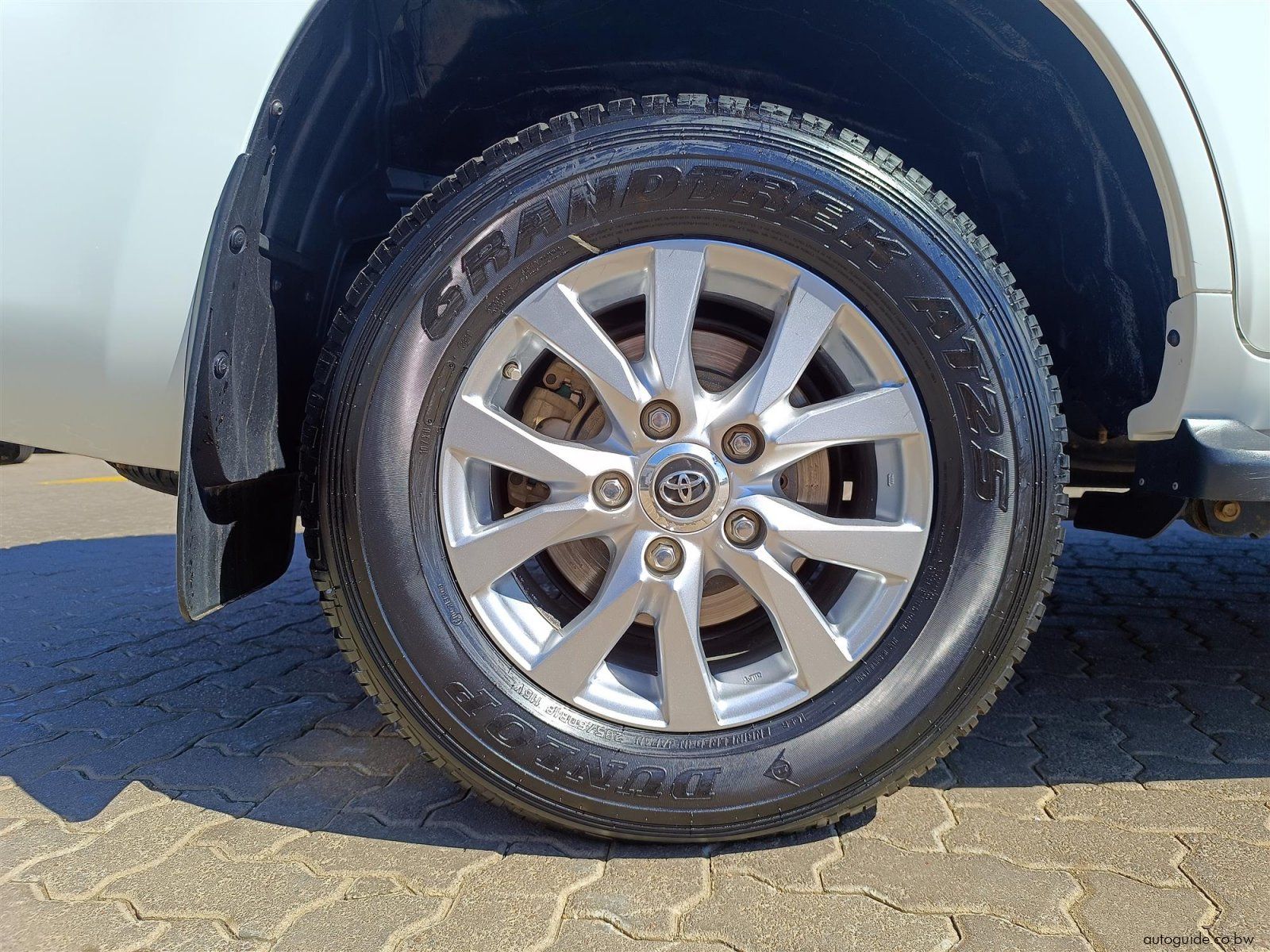 2020 Toyota Land Cruiser 200 4.5TD VX-R V8 photo