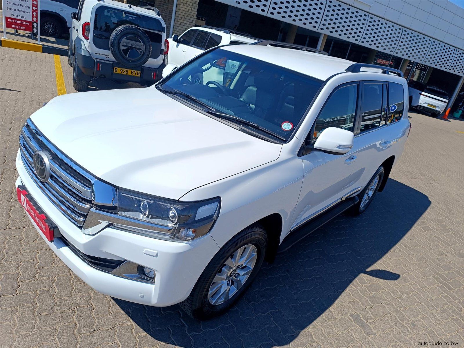 2020 Toyota Land Cruiser 200 4.5TD VX-R V8 photo