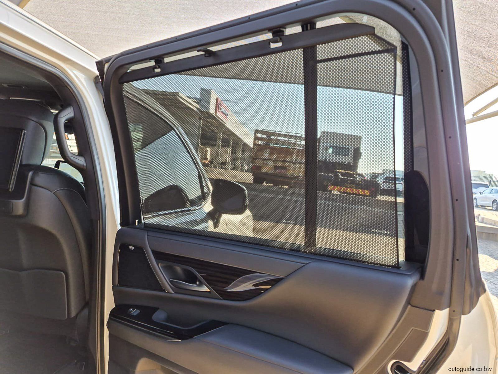 2024 Lexus LX500D Urban photo
