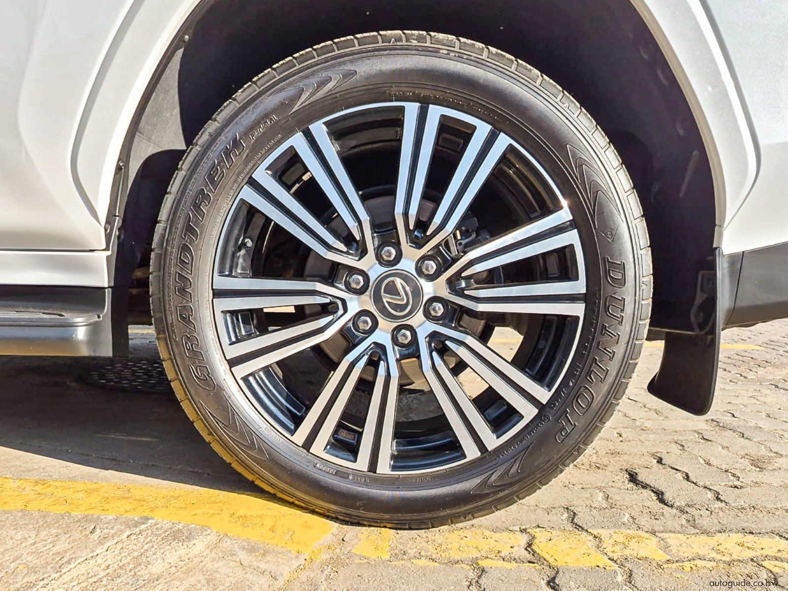 2024 Lexus LX500D Urban photo