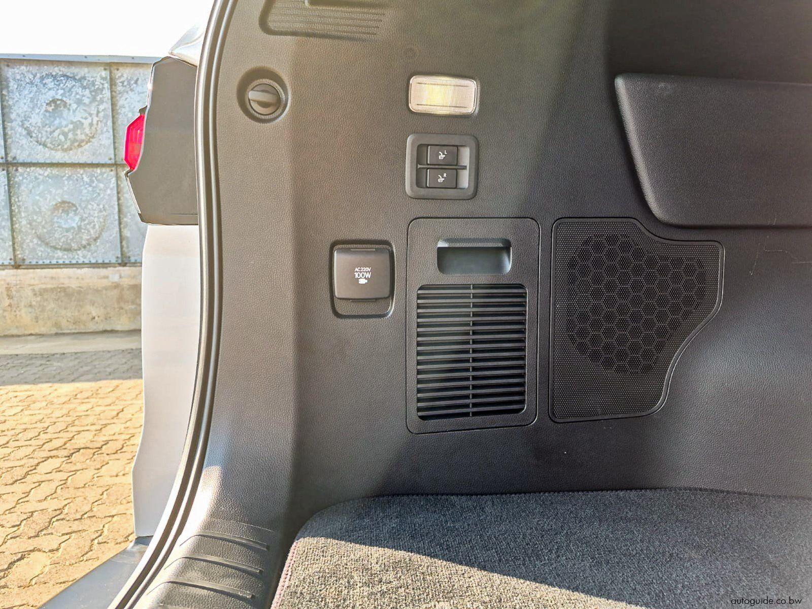 2024 Lexus LX500D Urban photo