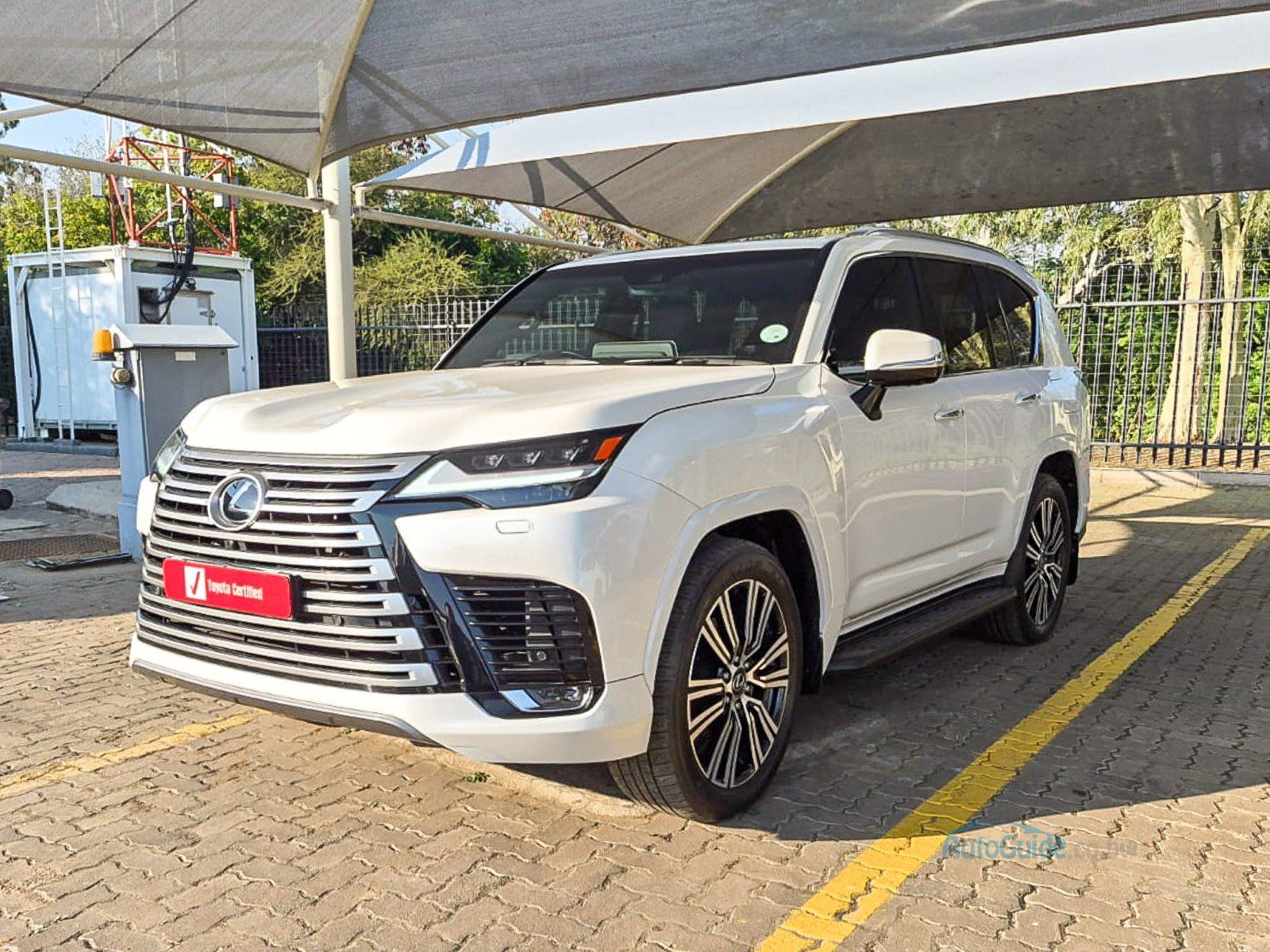2024 Lexus LX500D Urban photo