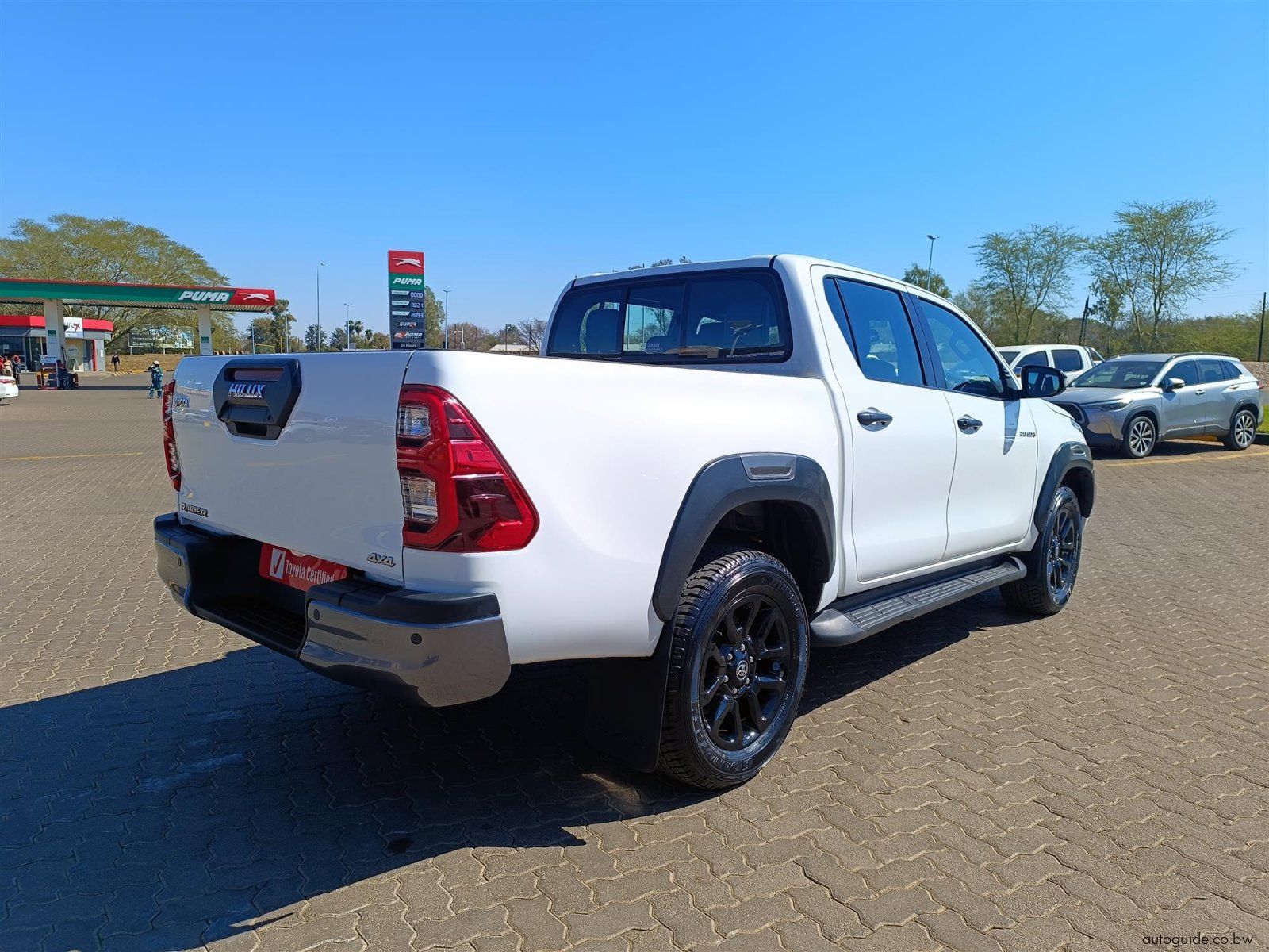 2022 Toyota Hilux Legend 2.8 GD-6 4x4 photo