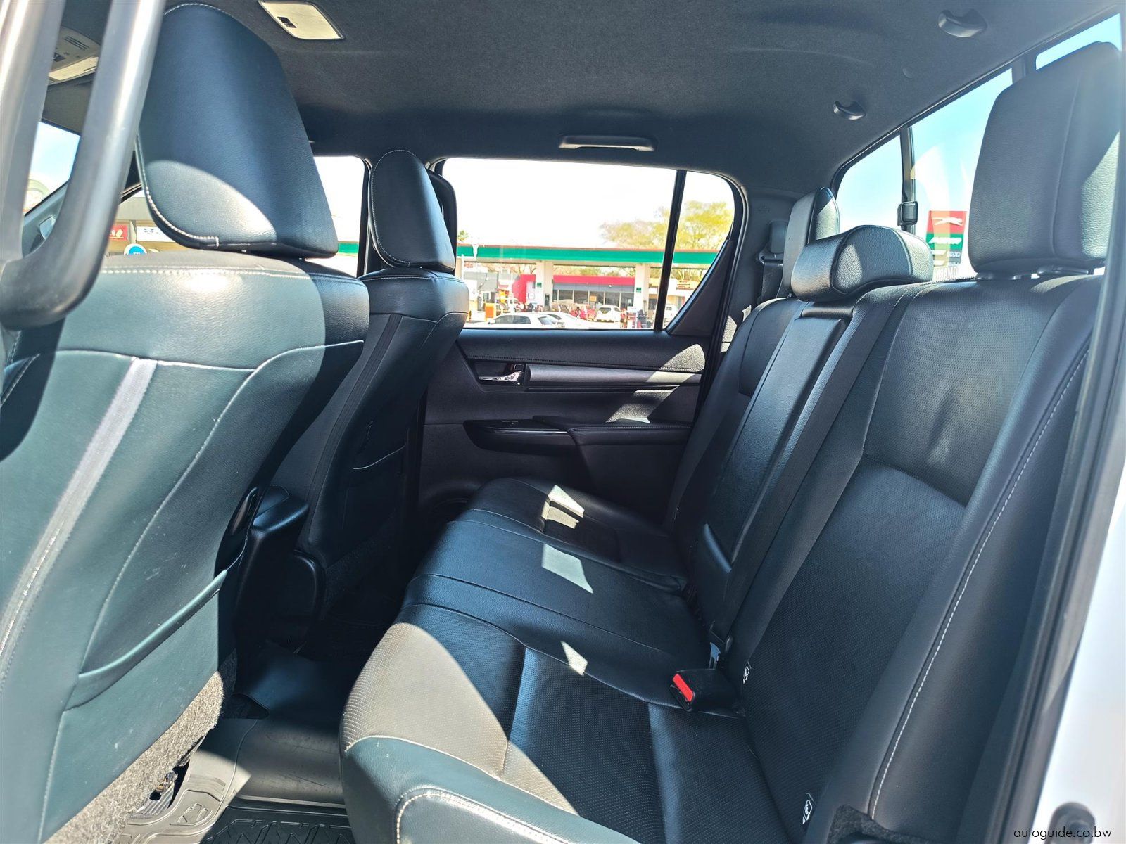 2022 Toyota Hilux Legend 2.8 GD-6 4x4 photo