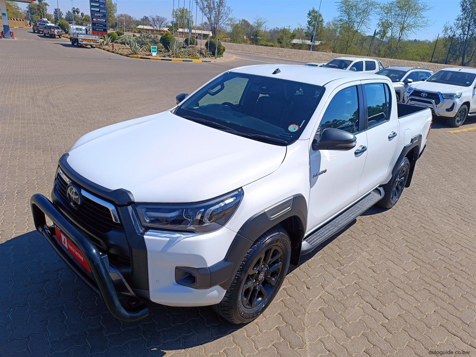 2022 Toyota Hilux Legend 2.8 GD-6 4x4 photo