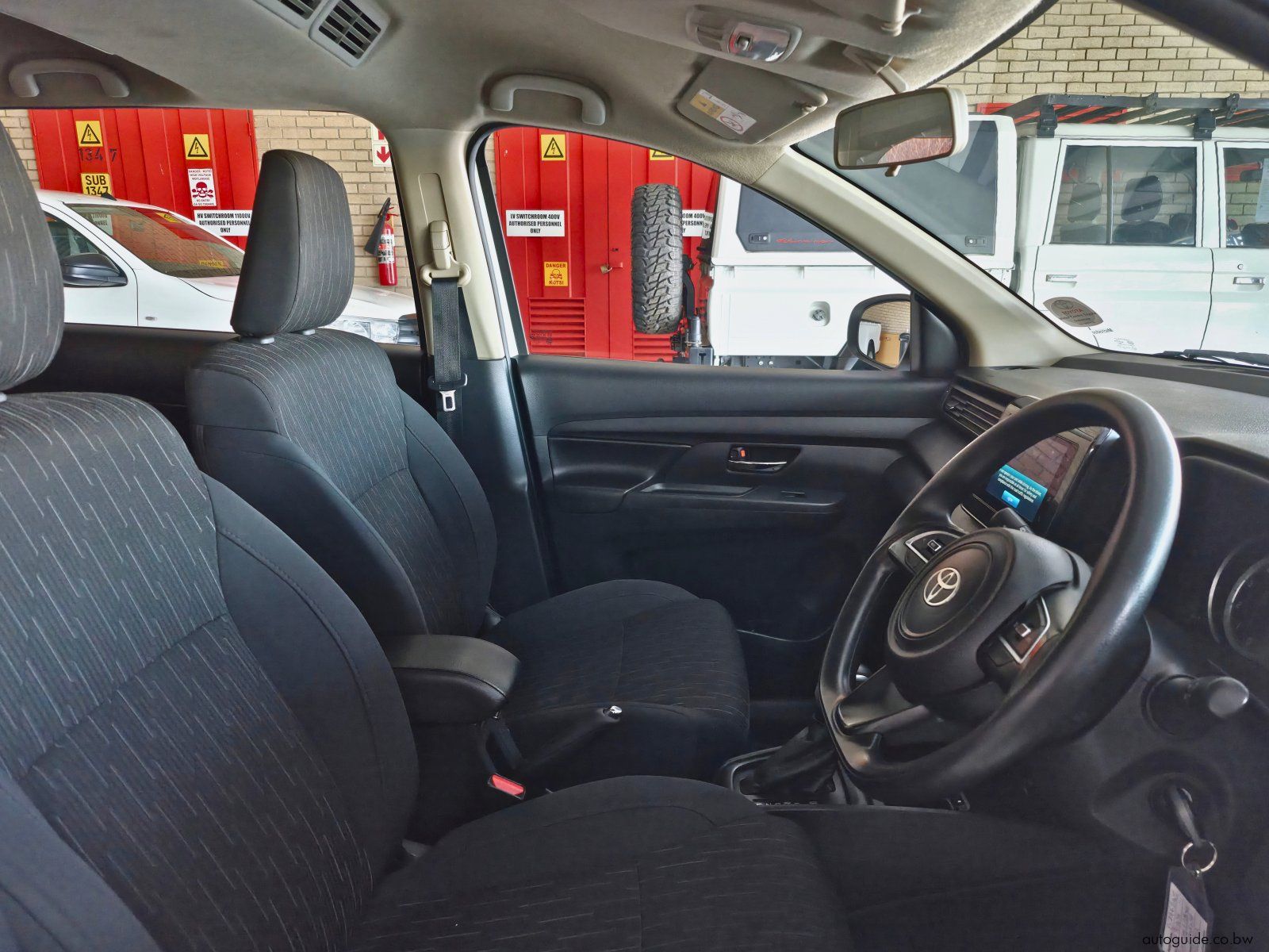 2025 Toyota Rumion 1.5 SX 7 Seater photo