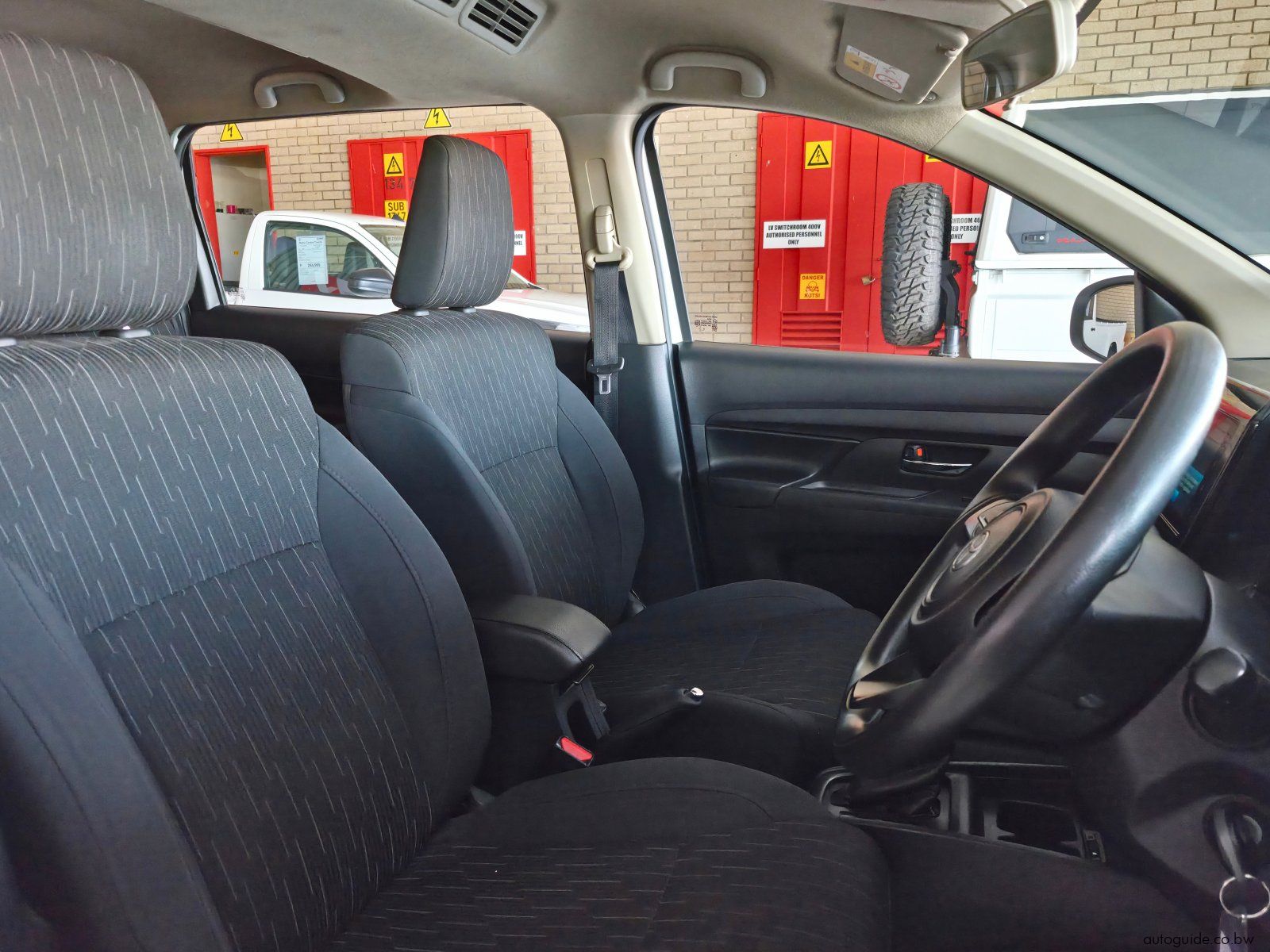 2025 Toyota Rumion 1.5 SX 7 Seater photo