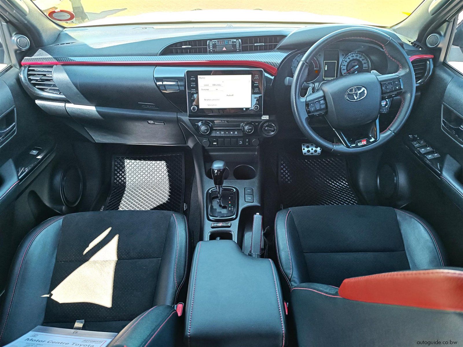 2024 Toyota Hilux GR-Sport II 2.8 GD-6 4x4 photo