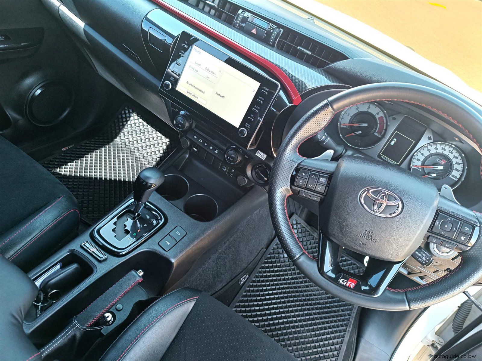 2024 Toyota Hilux GR-Sport II 2.8 GD-6 4x4 photo