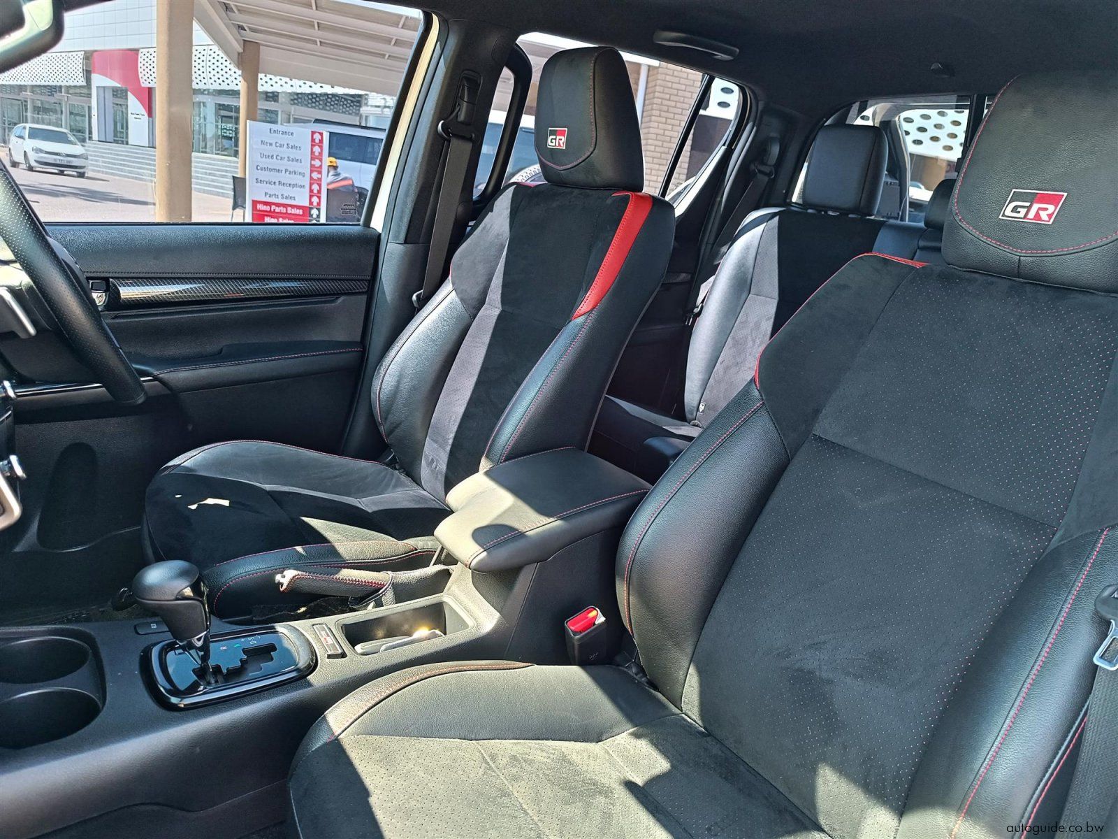 2024 Toyota Hilux GR-Sport II 2.8 GD-6 4x4 photo