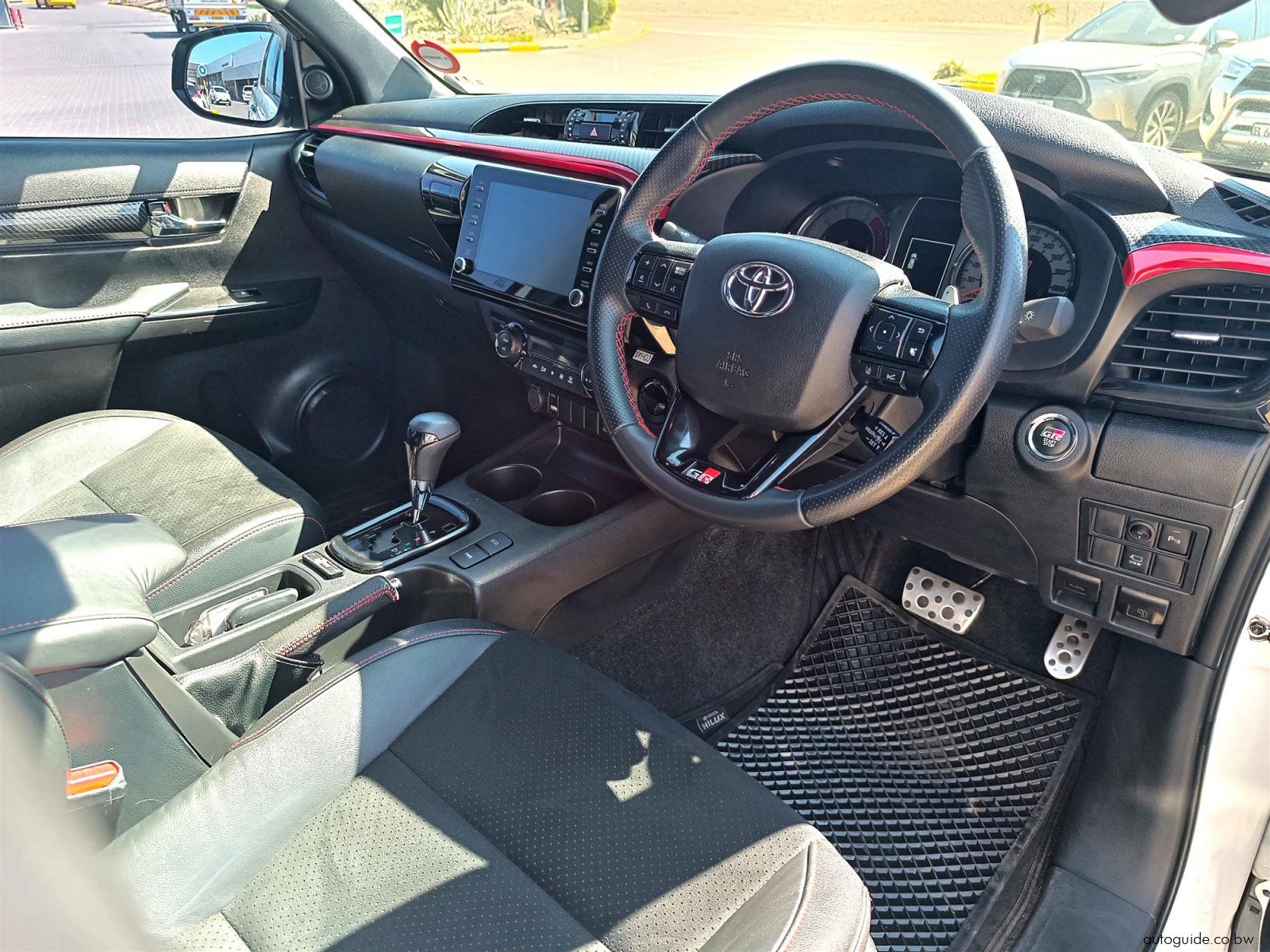 2024 Toyota Hilux GR-Sport II 2.8 GD-6 4x4 photo