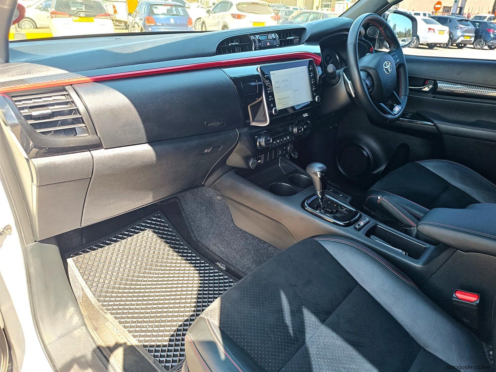 2024 Toyota Hilux GR-Sport II 2.8 GD-6 4x4 photo
