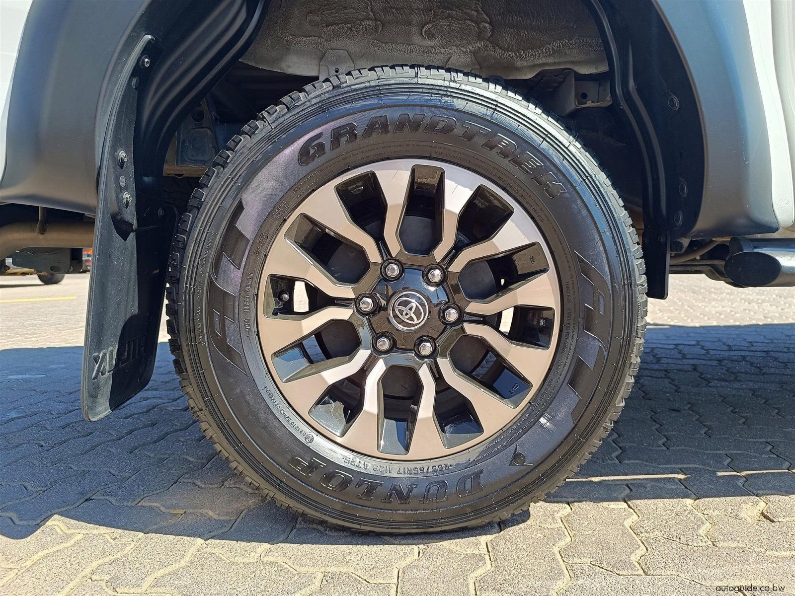 2024 Toyota Hilux GR-Sport II 2.8 GD-6 4x4 photo
