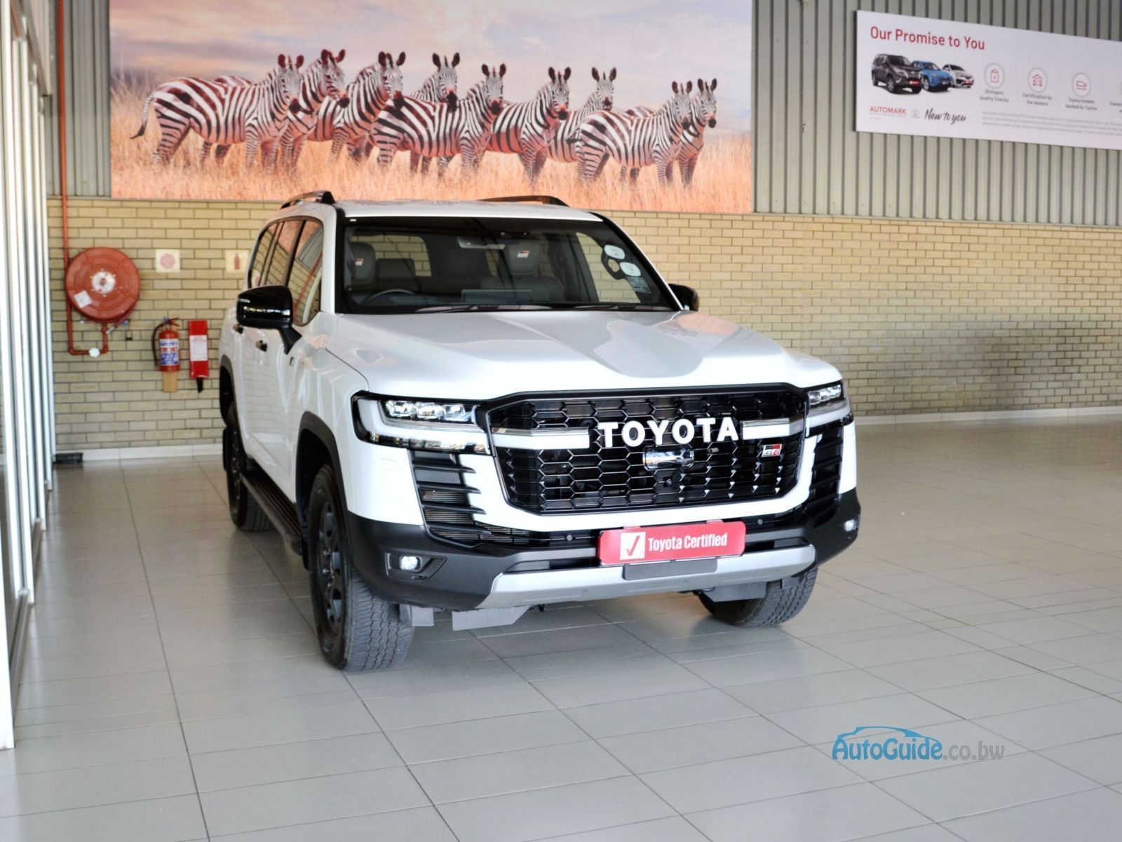 2025 Toyota Land Cruiser 300 Series GR-Sport photo