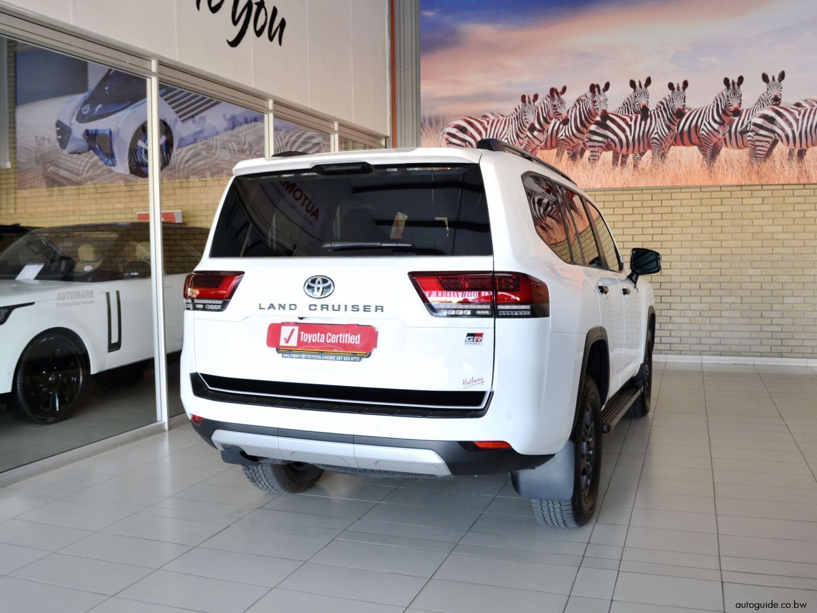 2025 Toyota Land Cruiser 300 Series GR-Sport photo