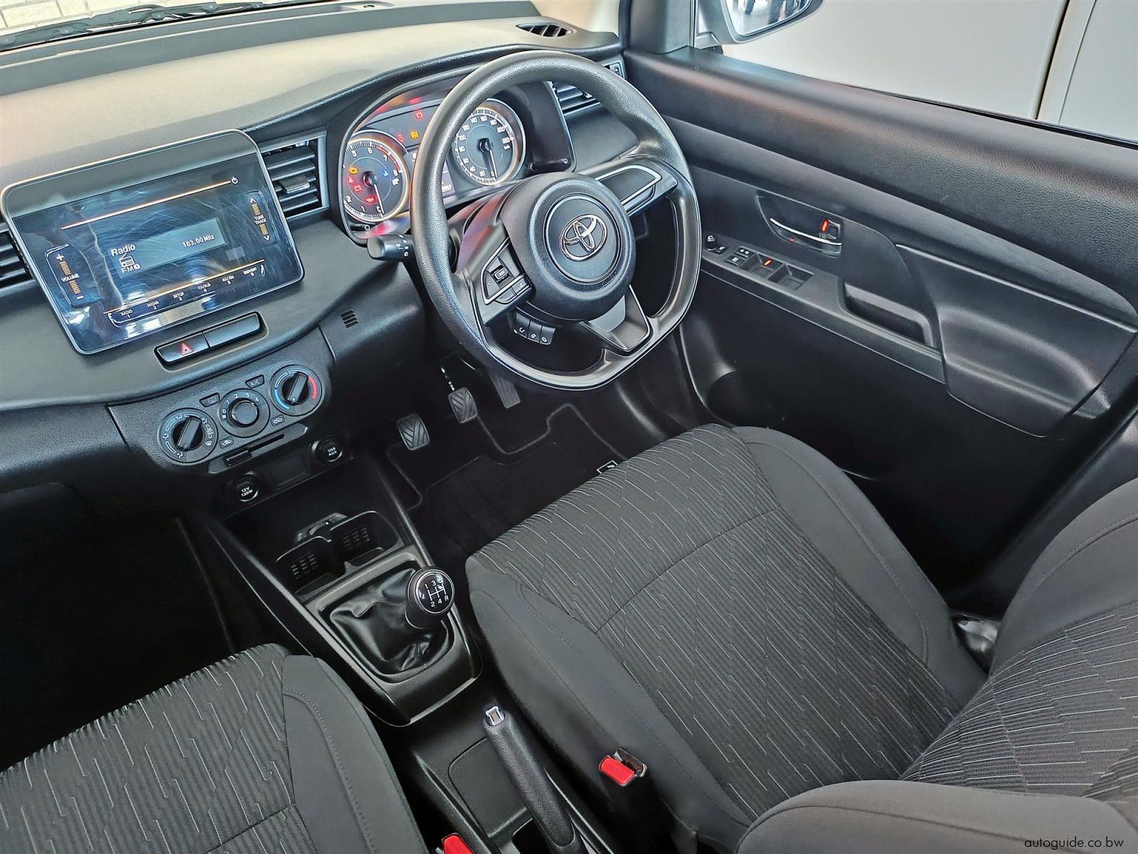 2023 Toyota Rumion 1.5 XS 7 Seater photo
