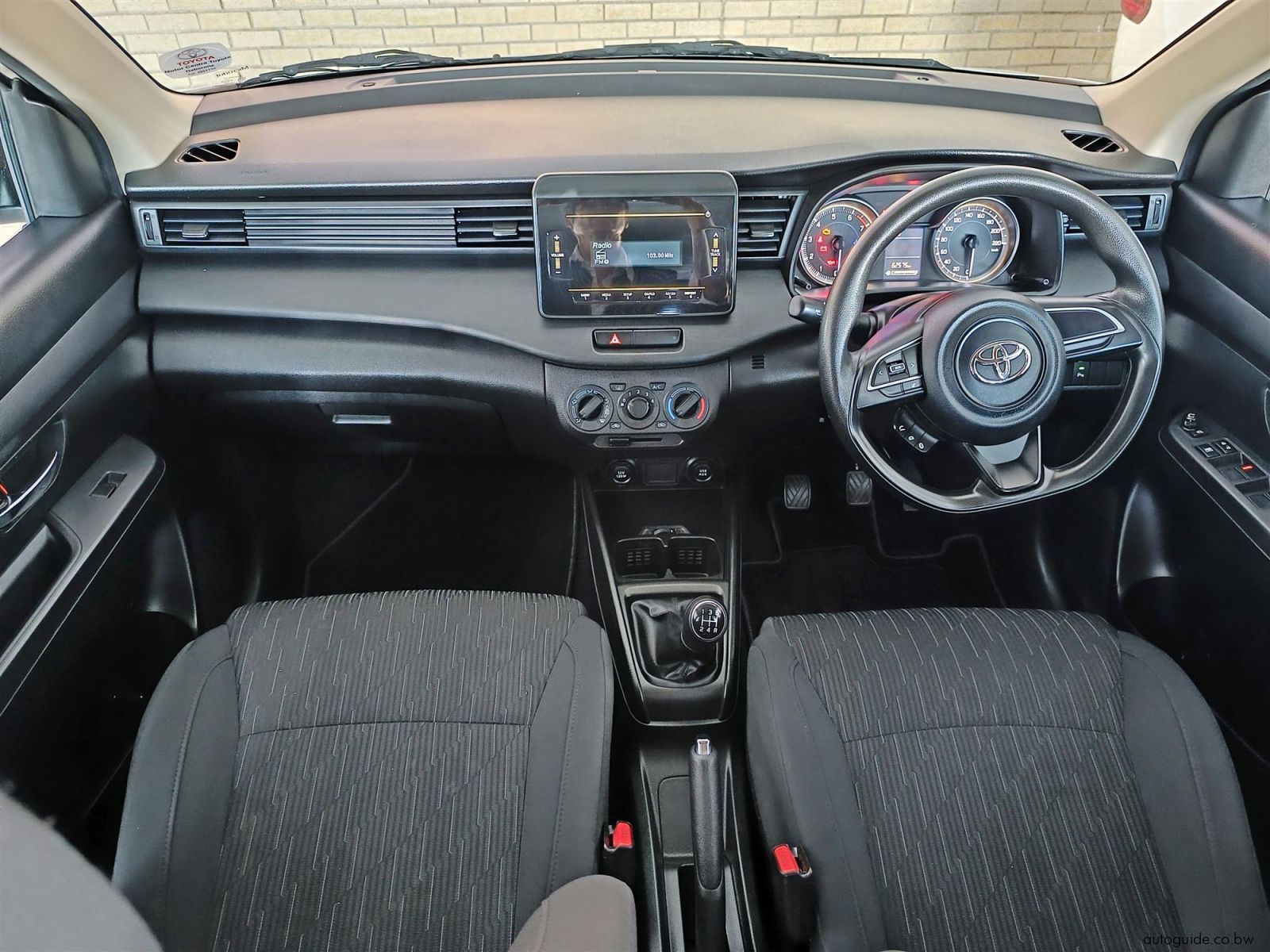 2023 Toyota Rumion 1.5 XS 7 Seater photo