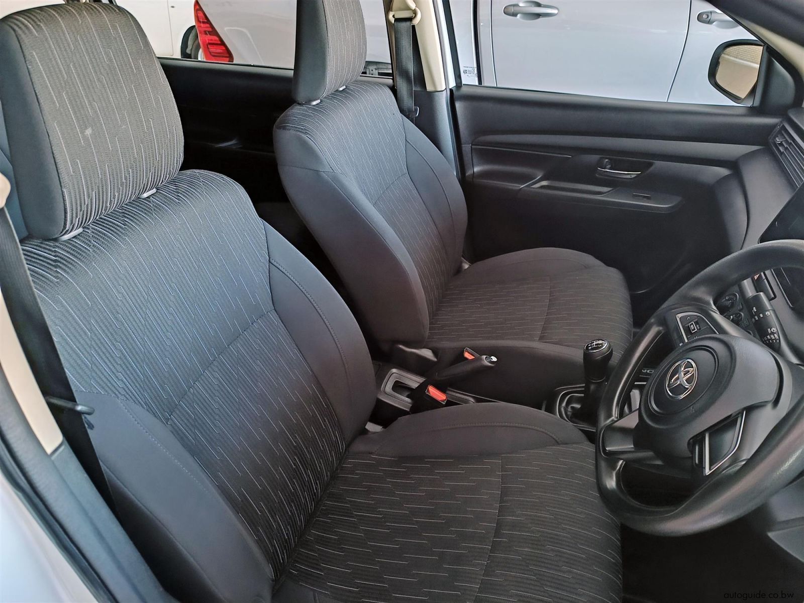 2023 Toyota Rumion 1.5 XS 7 Seater photo