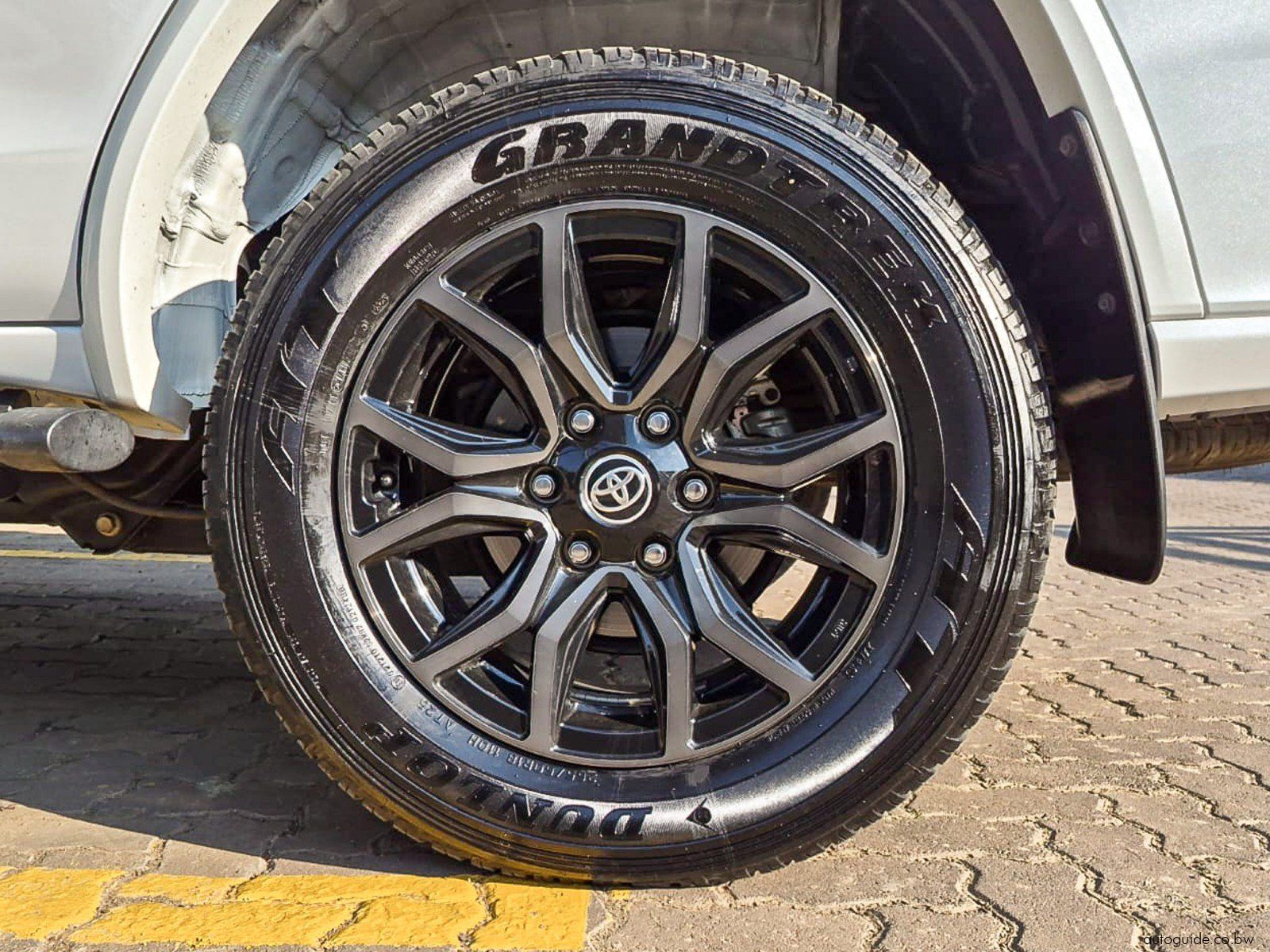 2025 Toyota Fortuner GR-S 4x4 photo