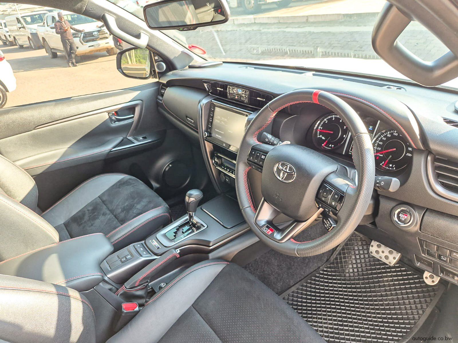 2025 Toyota Fortuner GR-S 4x4 photo