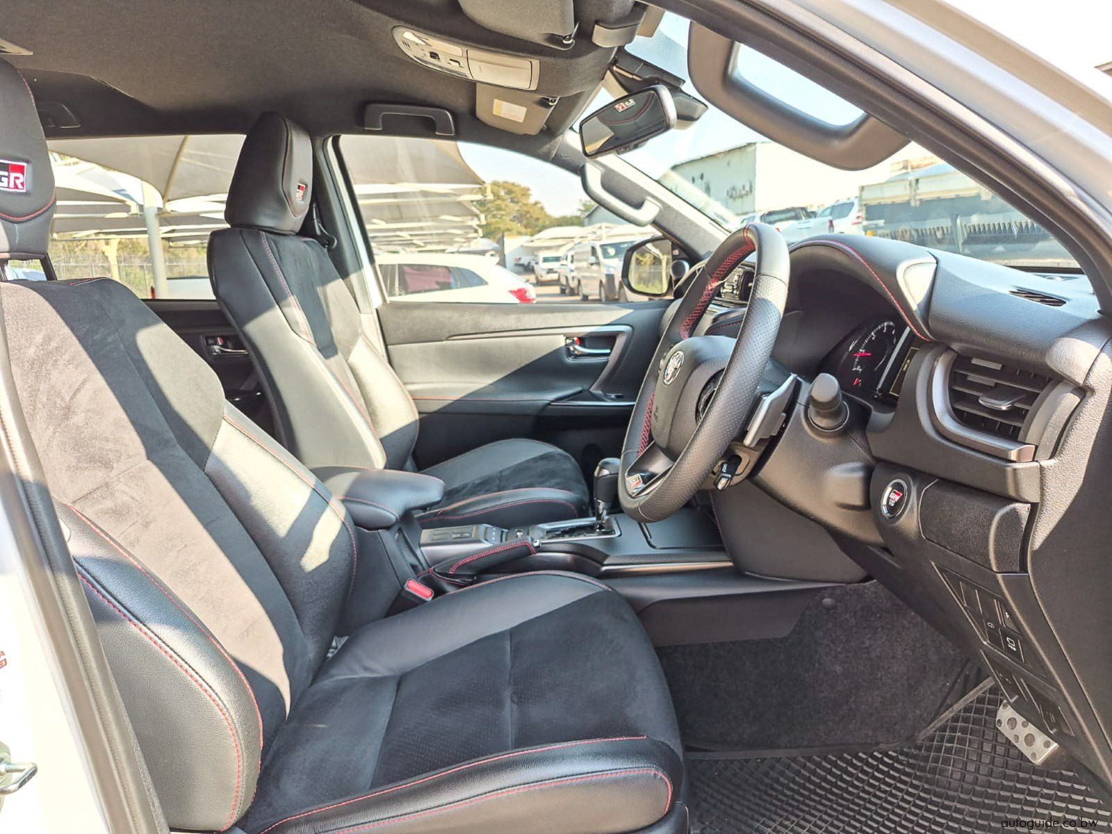 2025 Toyota Fortuner GR-S 4x4 photo