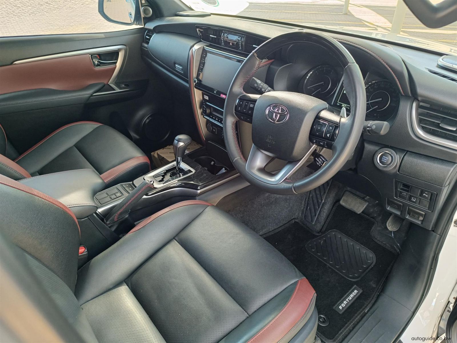 2025 Toyota Fortuner 2.8 GD6 VX 4x4 AT photo