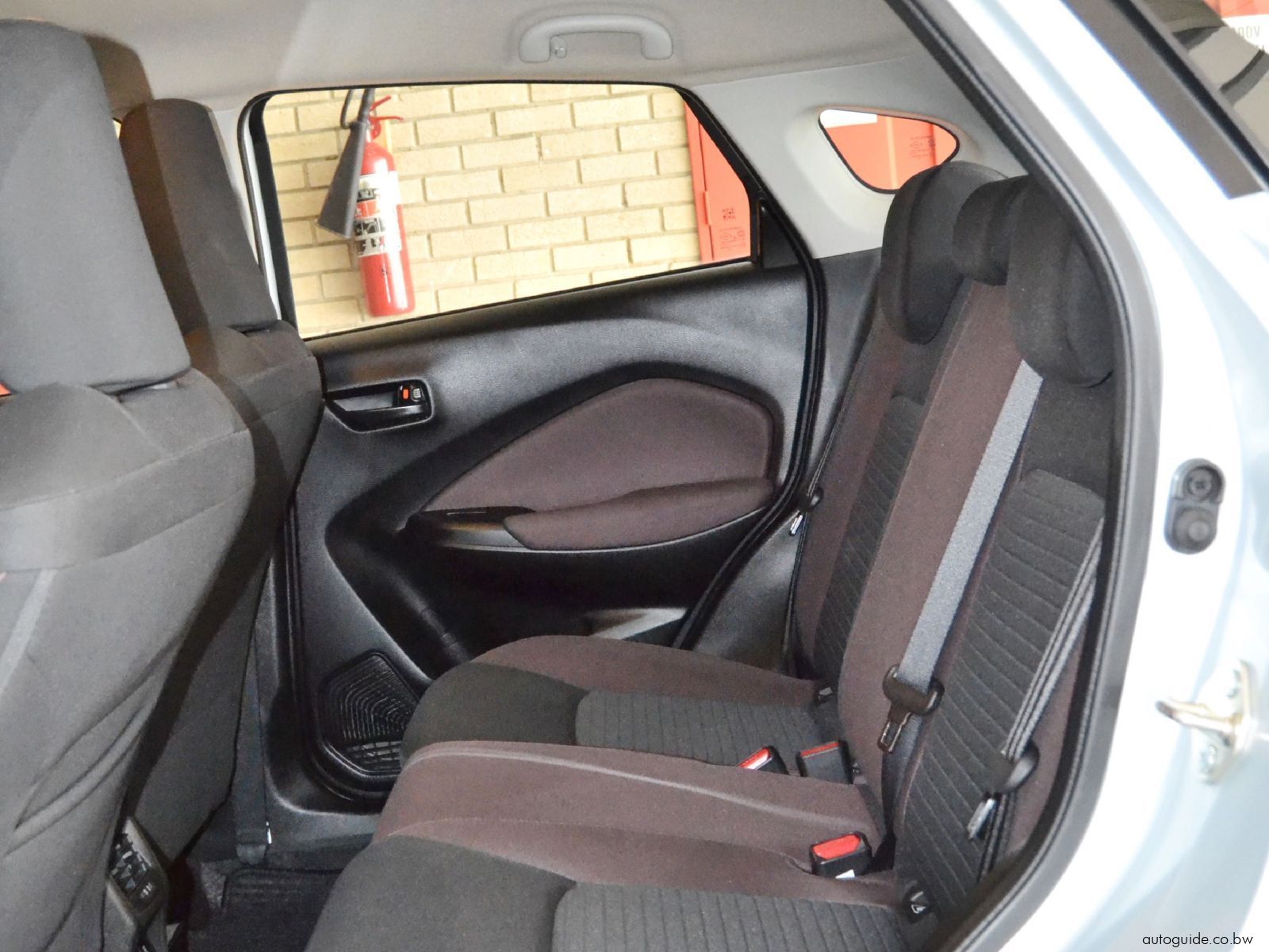 2025 Toyota Starlet Cross XS photo