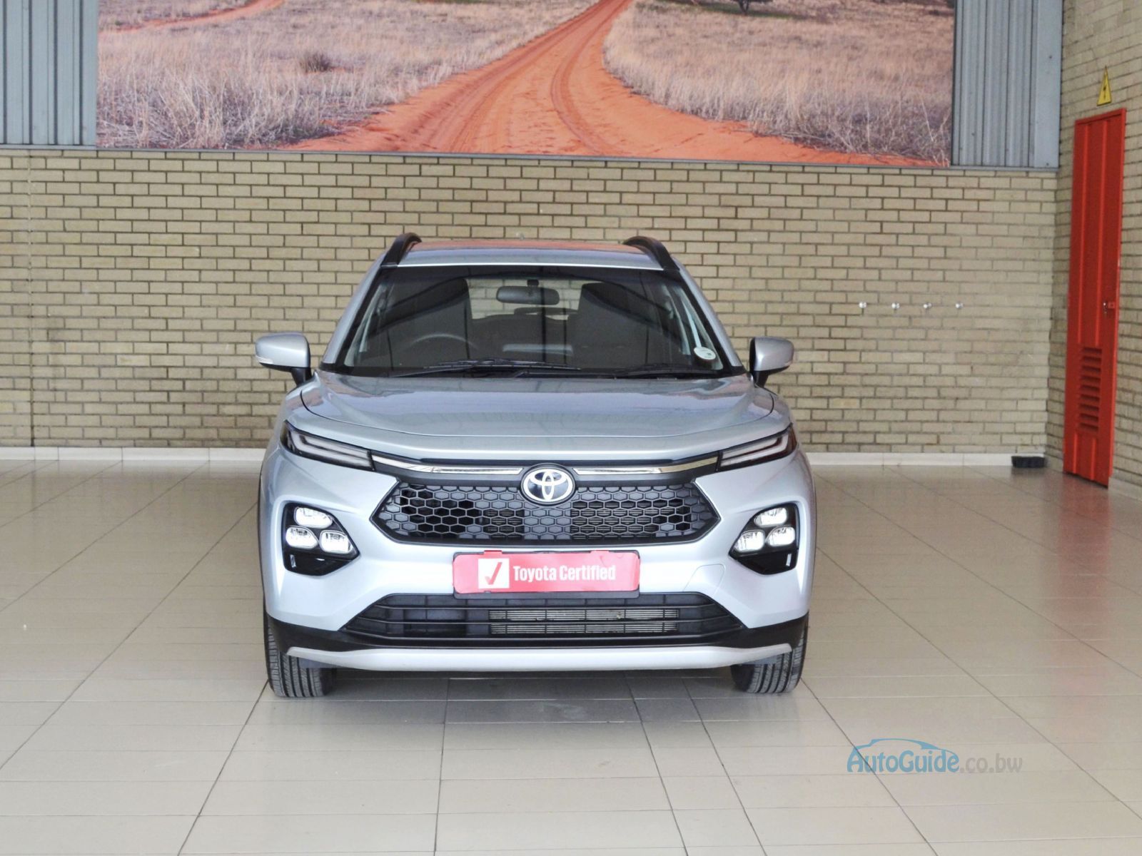 2025 Toyota Starlet Cross XS photo