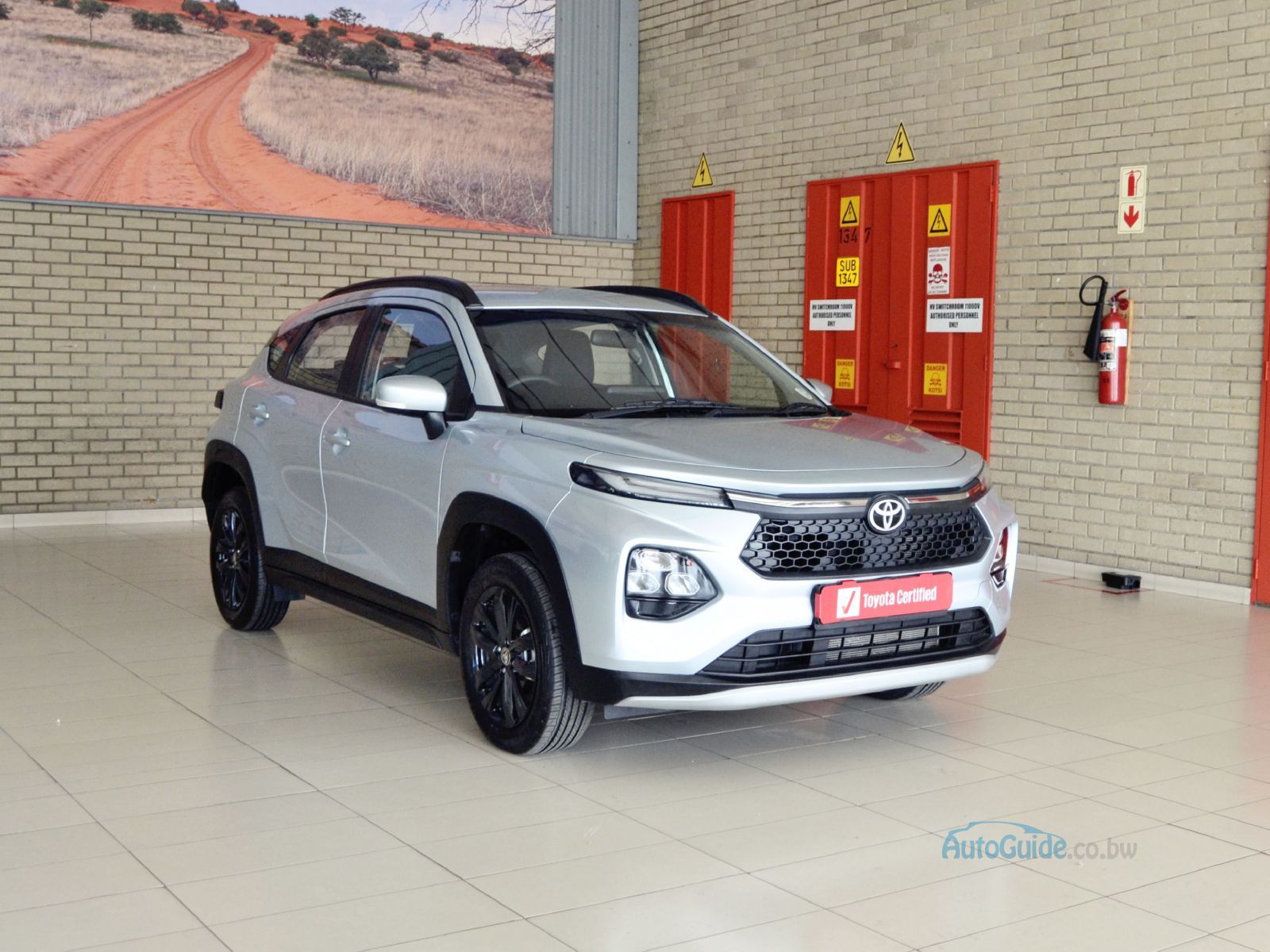 2025 Toyota Starlet Cross XS photo