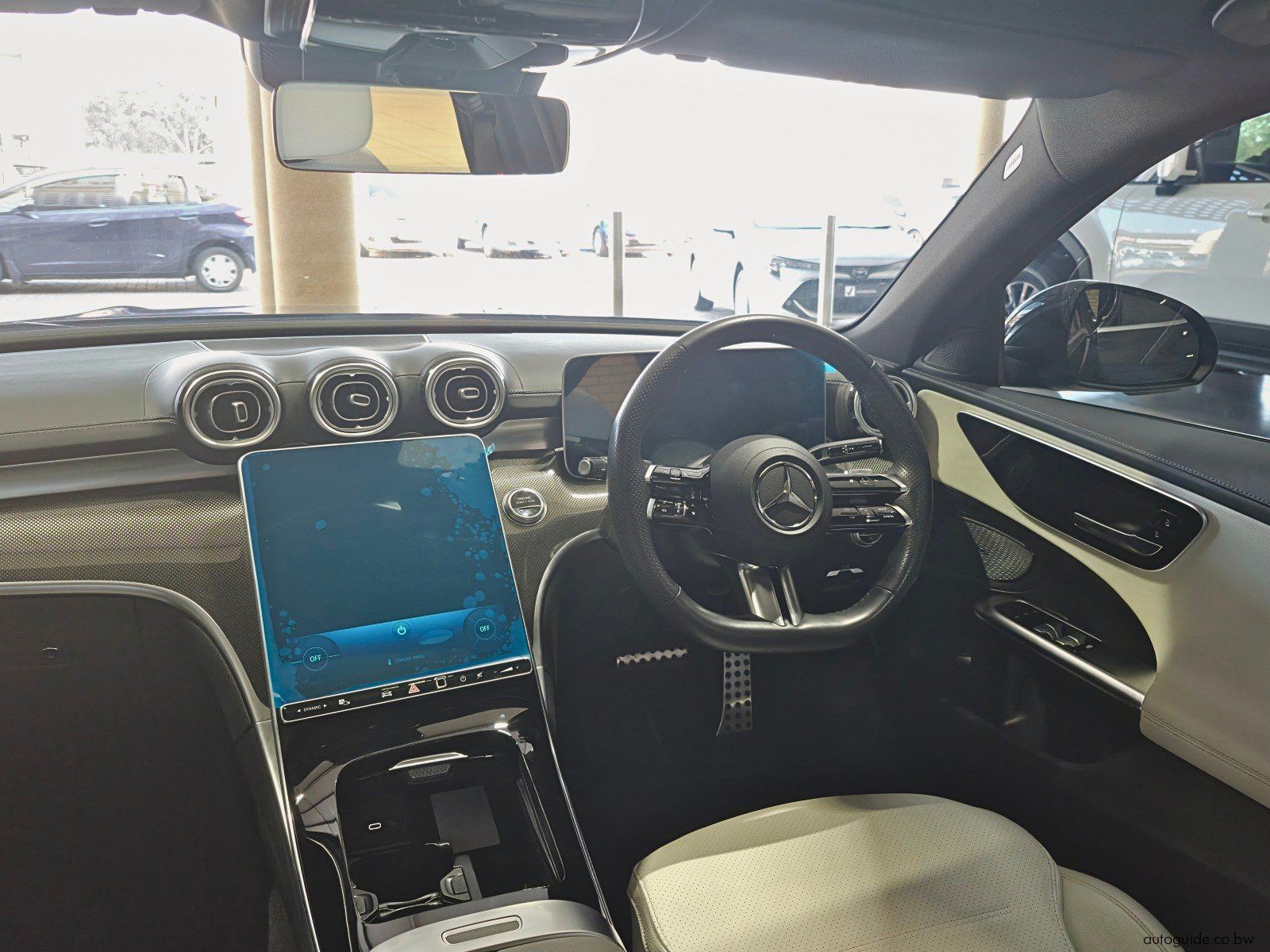 2023 Mercedes-Benz C200 AMG photo