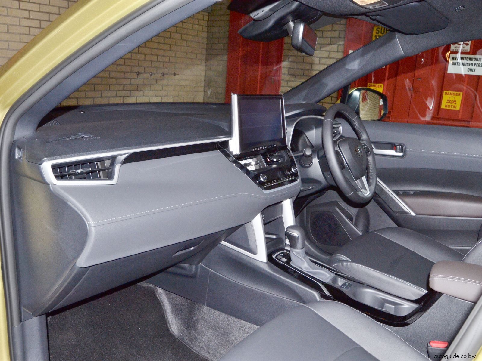 2025 Toyota Corolla Cross XR photo