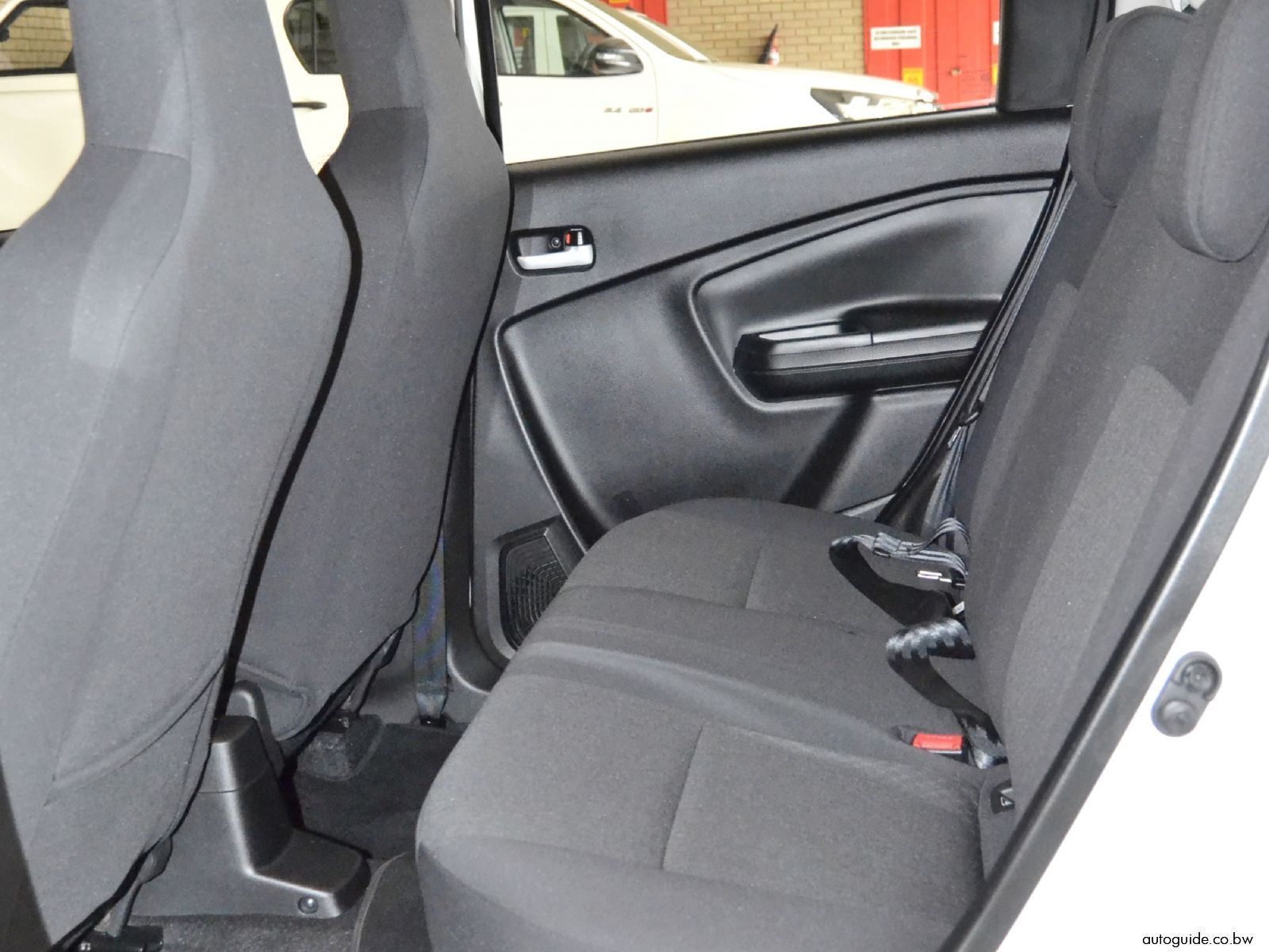 2025 Toyota Vitz photo