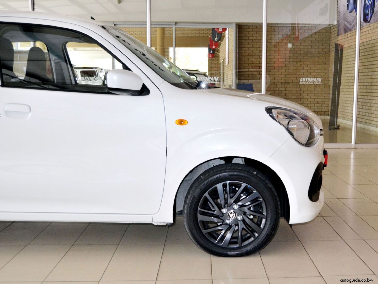 2025 Toyota Vitz photo