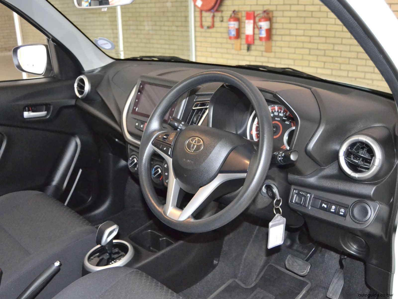 2025 Toyota Vitz photo