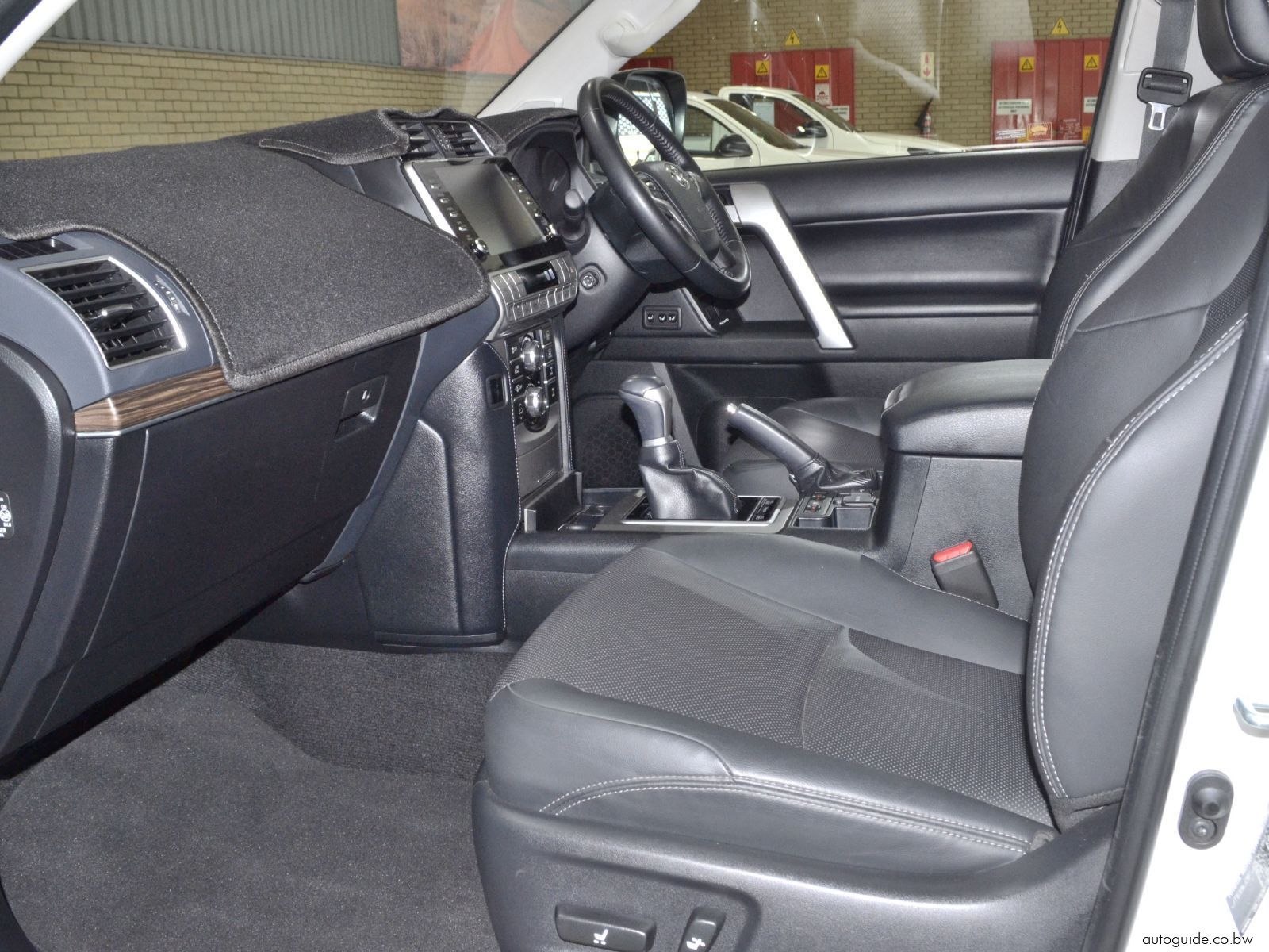 2020 Toyota Prado VX V6 photo