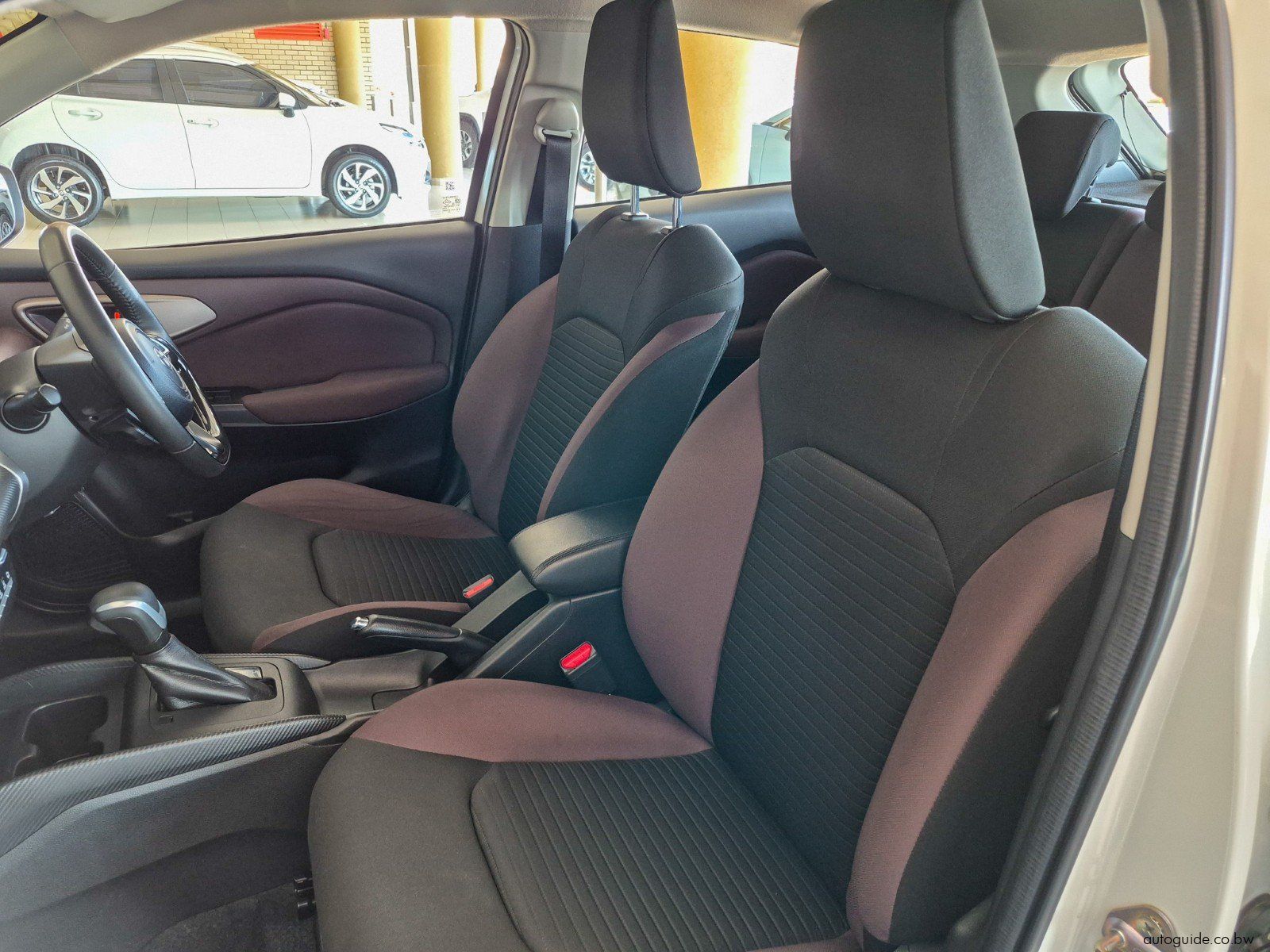 2025 Toyota Starlet Cross XS photo